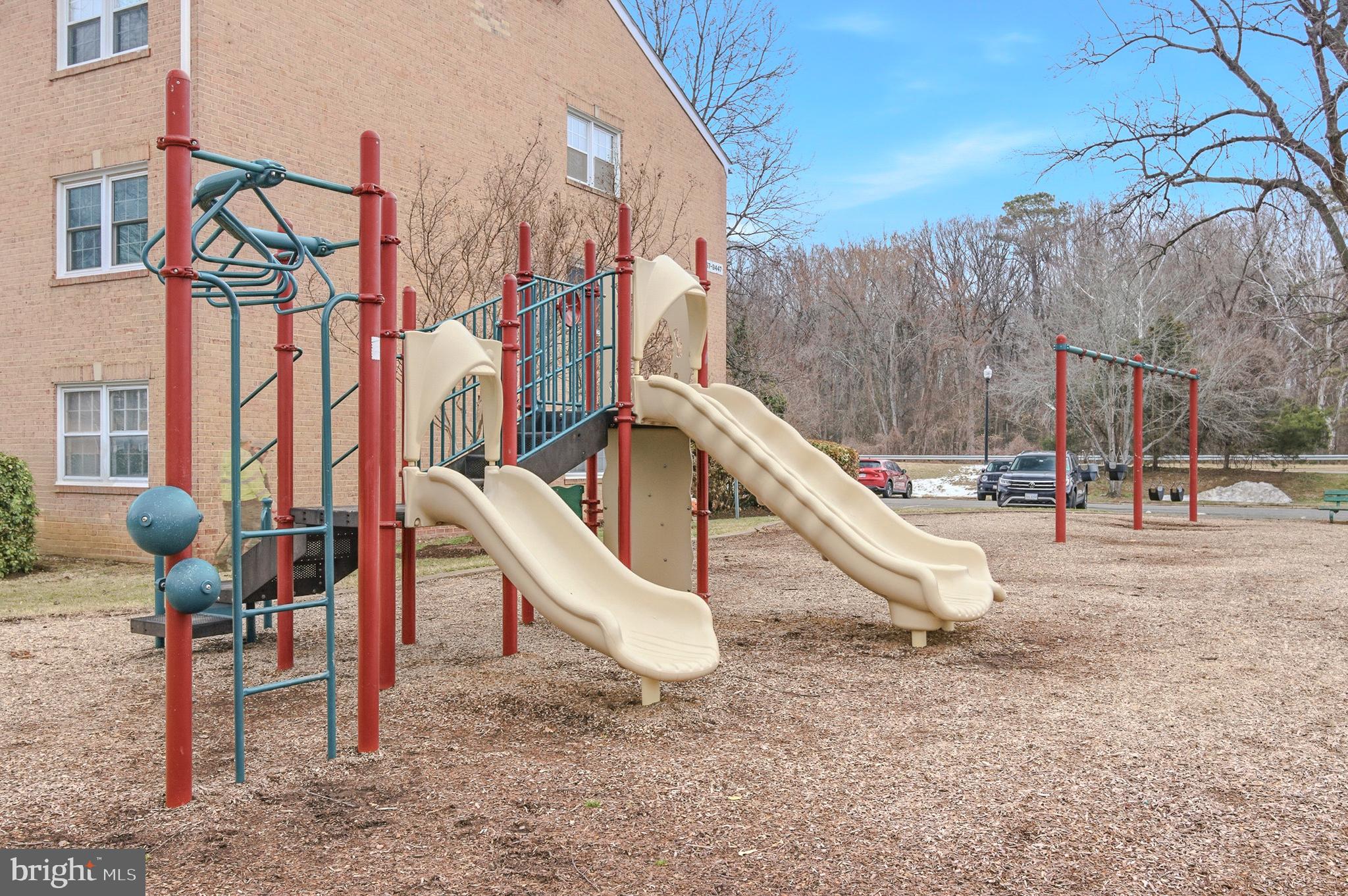 FOXCROFT COLONY CONDOS - Residential