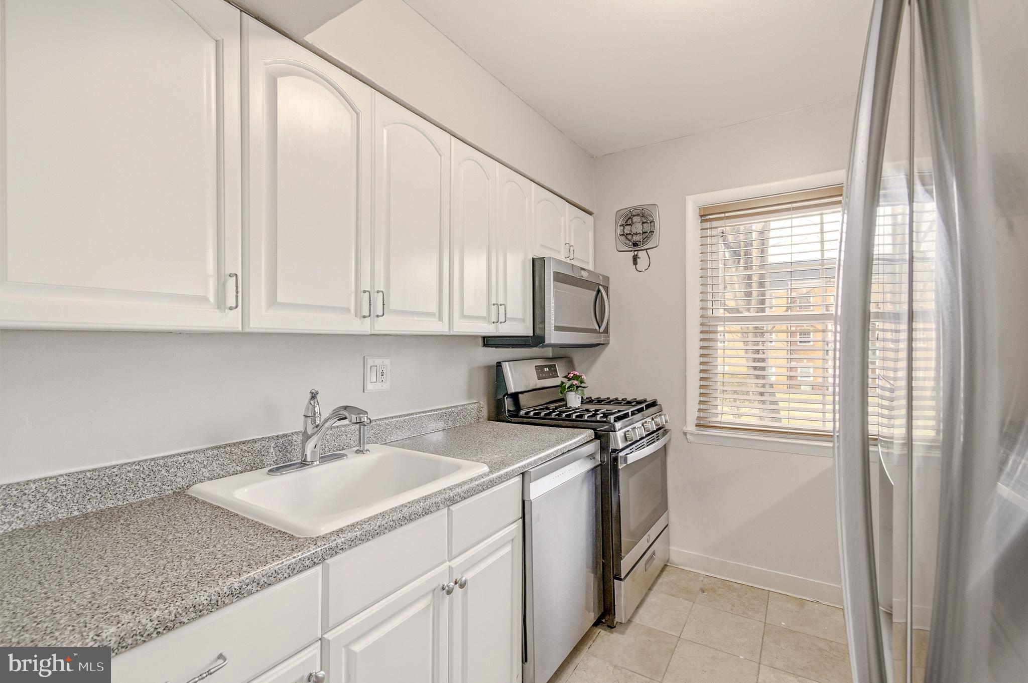 FOXCROFT COLONY CONDOS - Residential