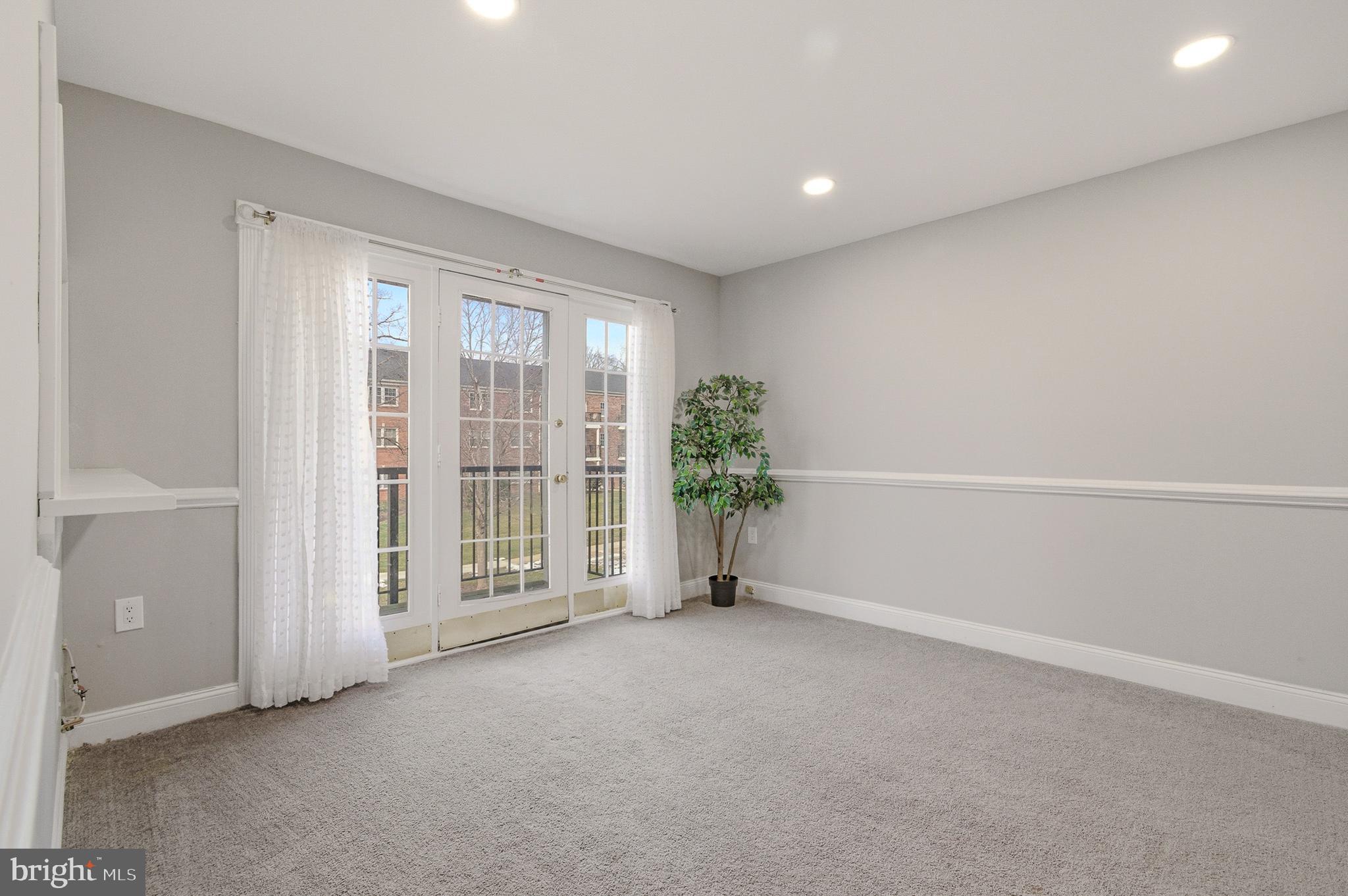 FOXCROFT COLONY CONDOS - Residential