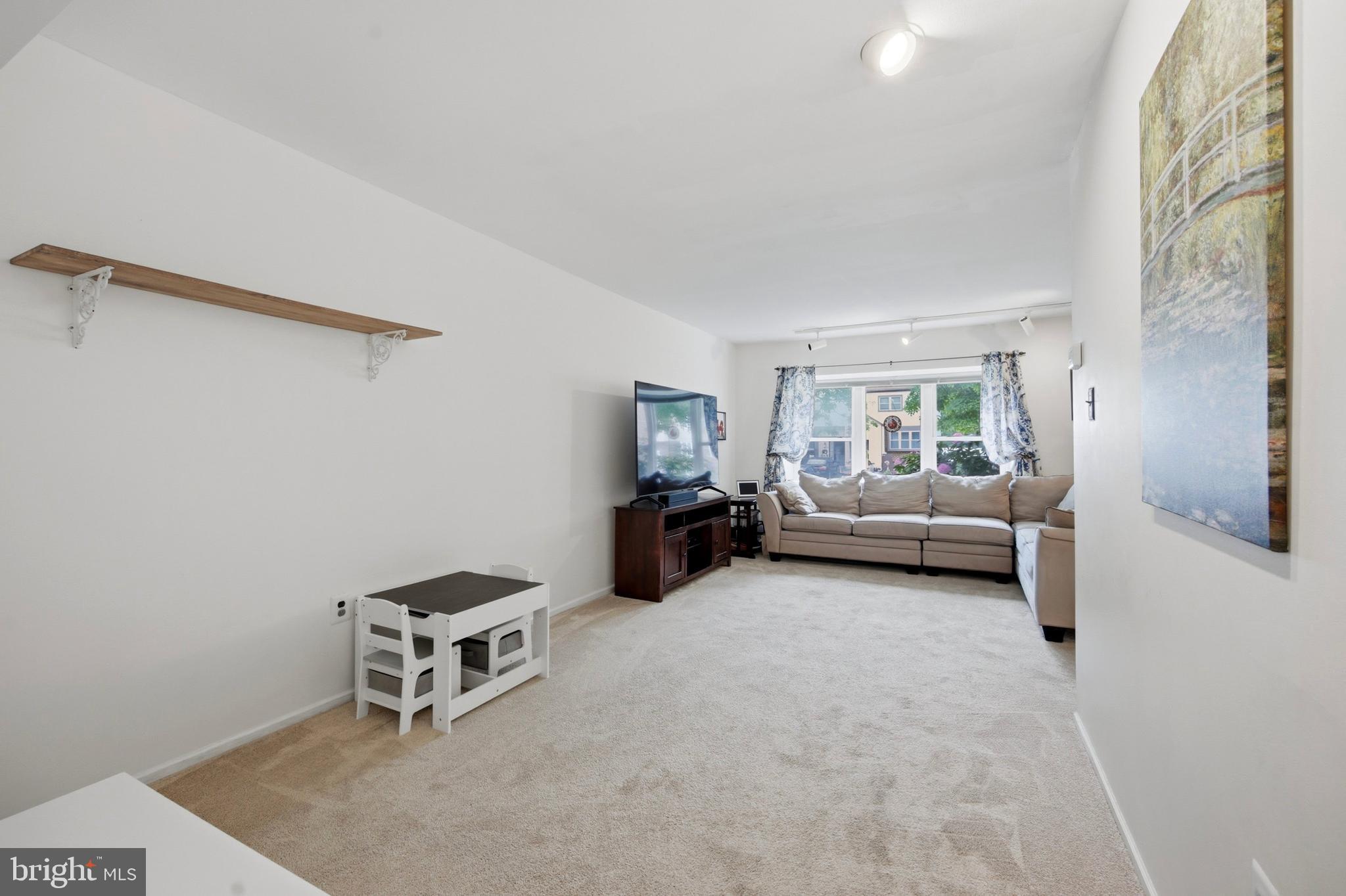 LAFAYETTE HILL - Residential
