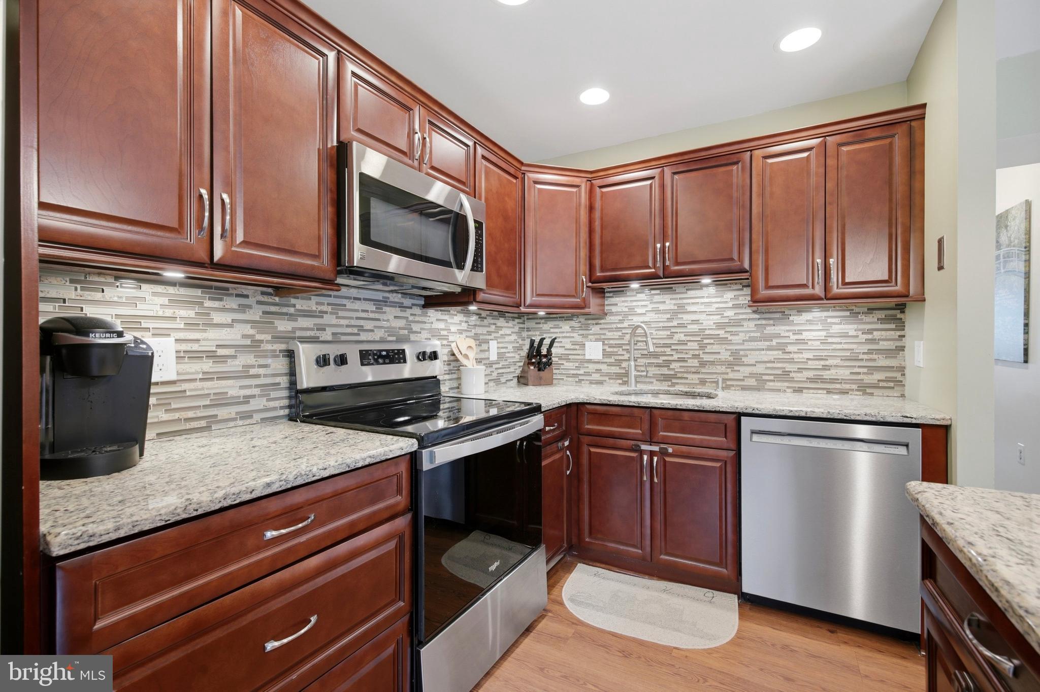 LAFAYETTE HILL - Residential