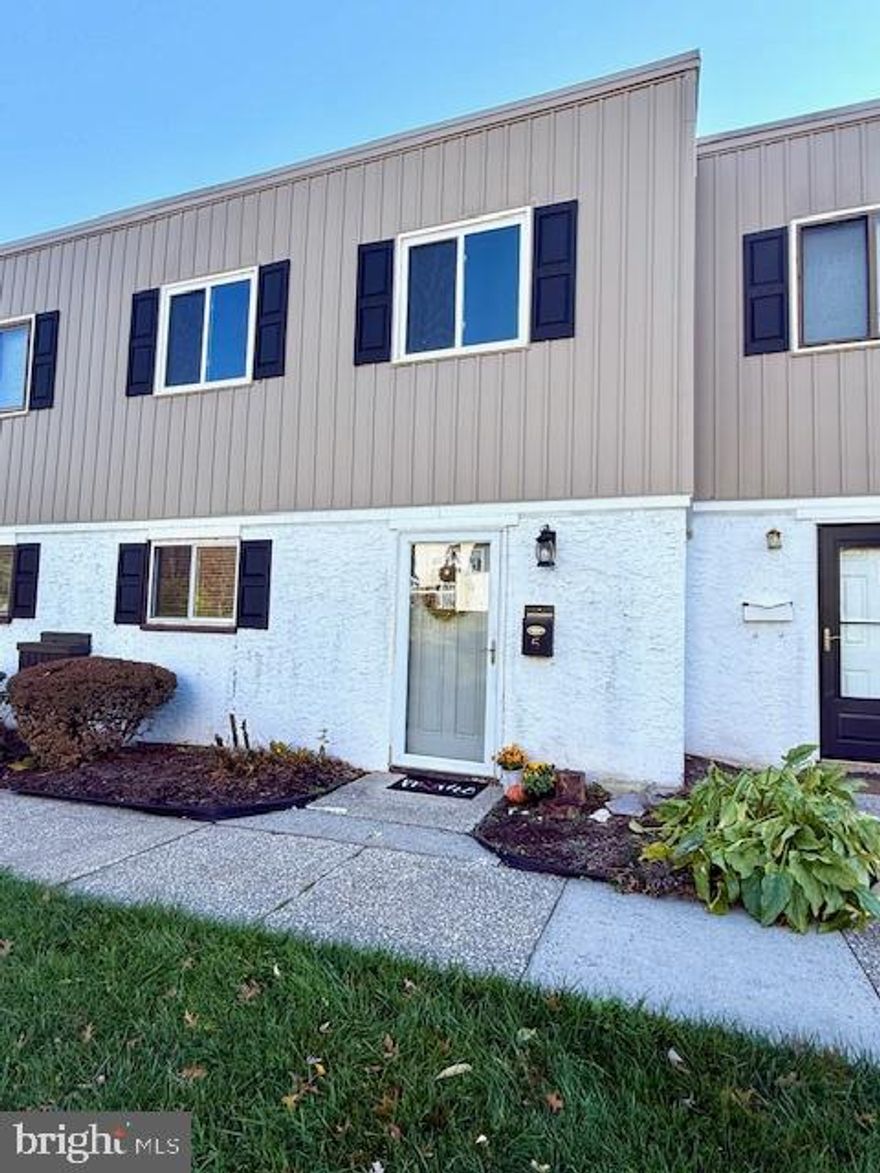 Rare 3 bedroom at Fords Edge in Springford  SD! 
Besides being impeccably maintained, this home has been freshly updated for its next owner.  Bright kitchen with new countertops. Open concept dining and living room,  facing sliding glass doors that lead to a patio and the perfect backyard space. Convenient powder room on the 1st floor as well.  New flooring throughout   as well as new carpet up the steps to the 2nd floor. New doors on all the THREE bedrooms.  New windows throughout the house. Updated light fixtures! Washer and dryer on the 2nd floor, no need to haul laundry up and down steps.  Great location, with dining, shops, schools and easy 422 access.  The association takes care of all landscaping, snow removal and trash.  Live on 11/5 -  come take a look at your new home!