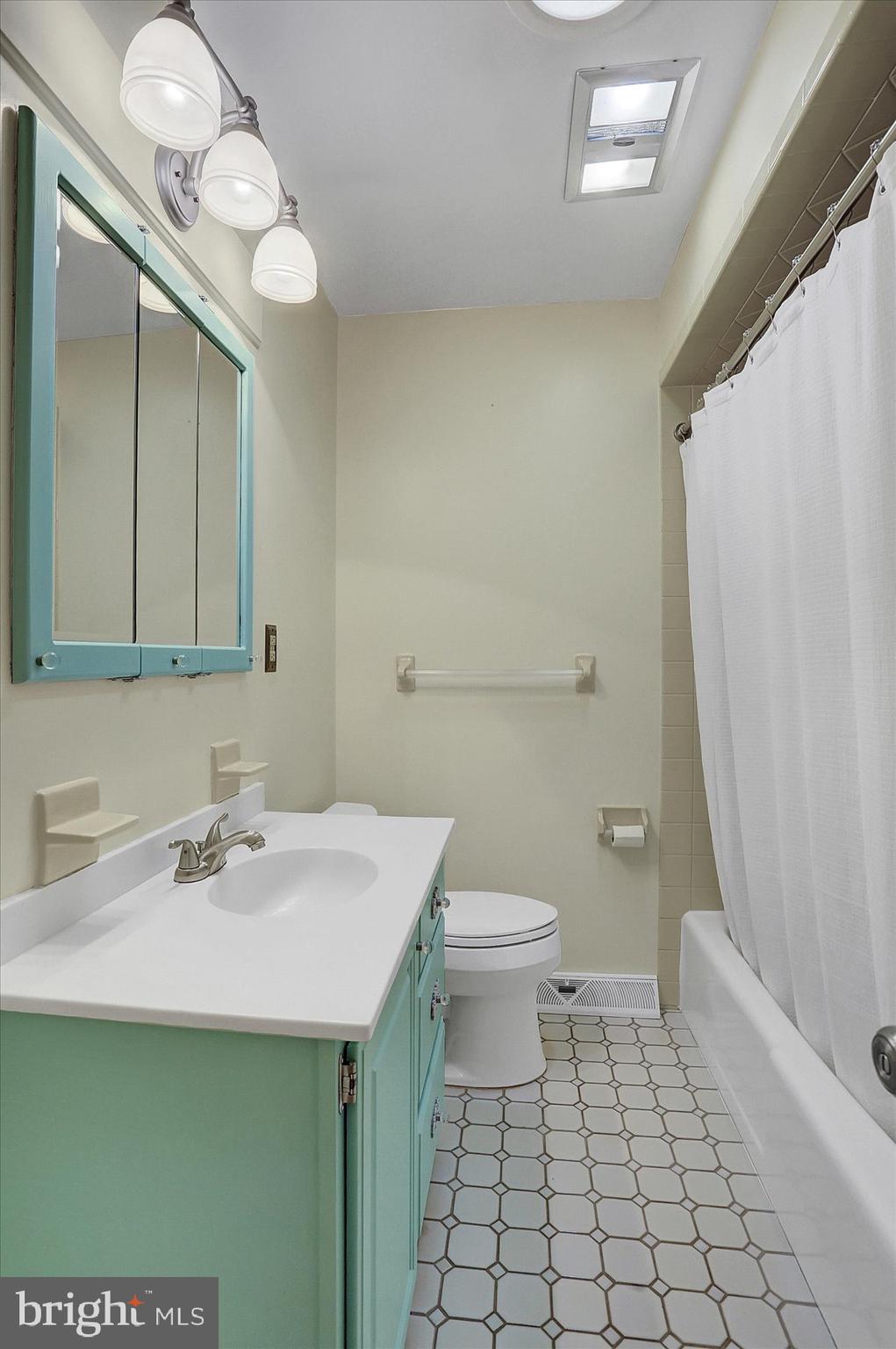 PINEBROOK - Residential