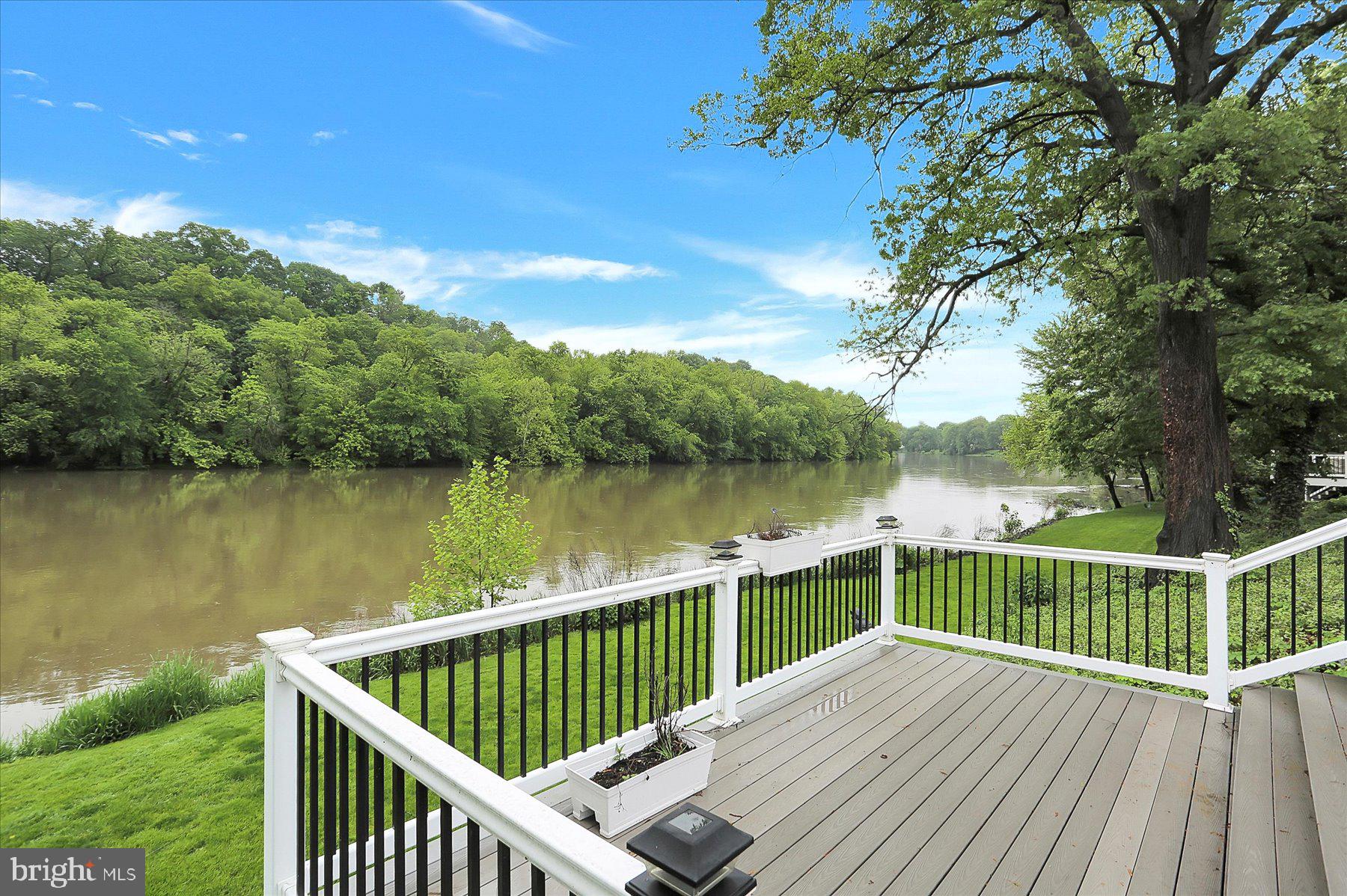 PINEBROOK - Residential