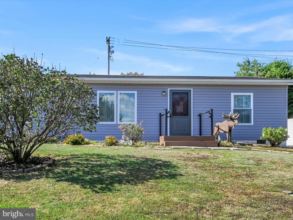 Photo of 7 Bill Drive, DENVER, PA 17517 (MLS # PALA2077630)