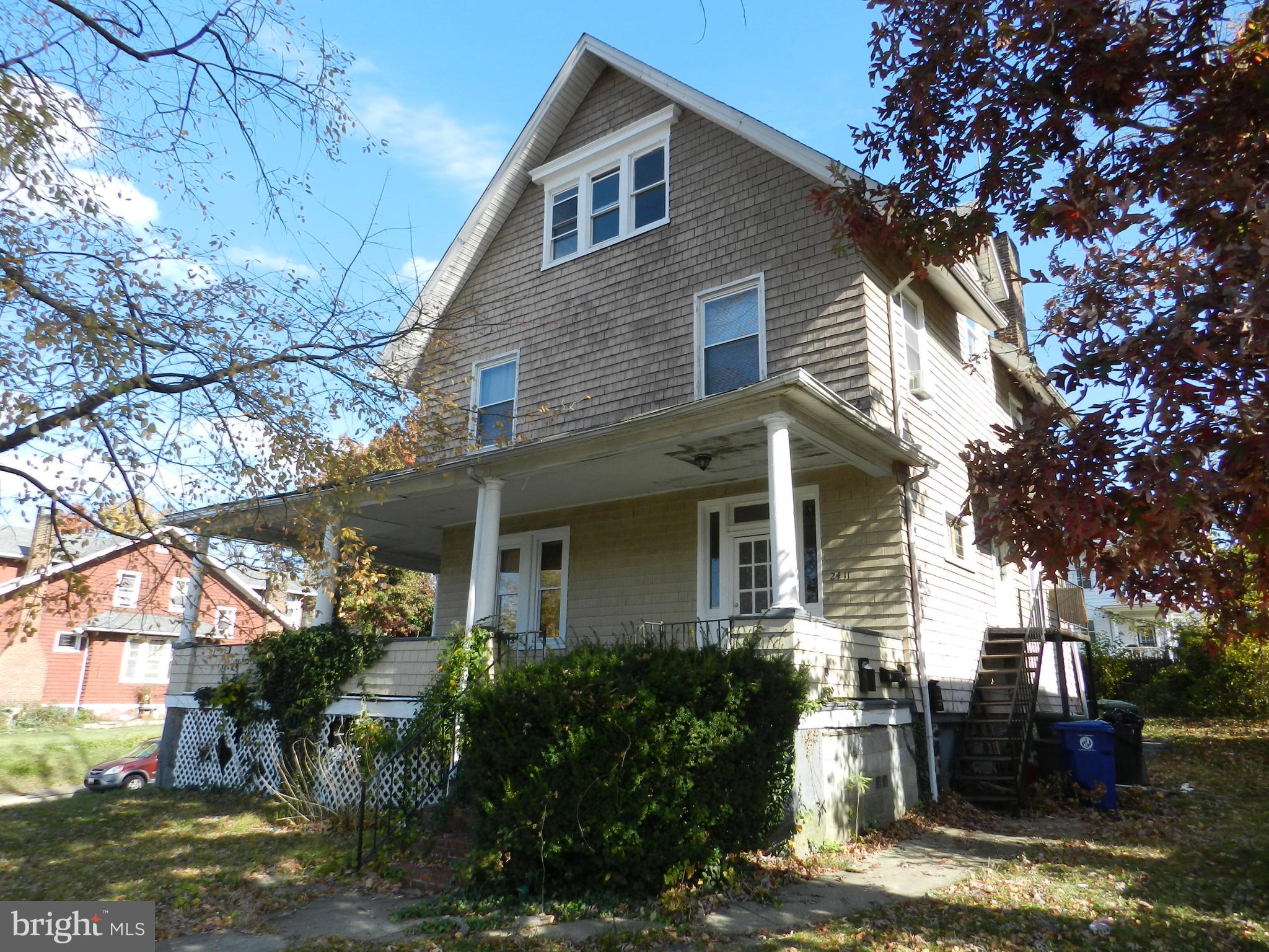 GARWYN OAKS - Residential Income