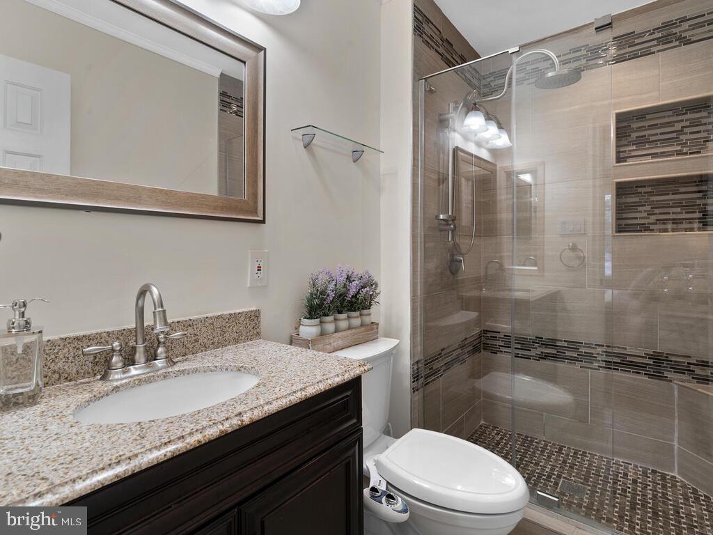 GUNNERS LAKE VILLAGE - Residential