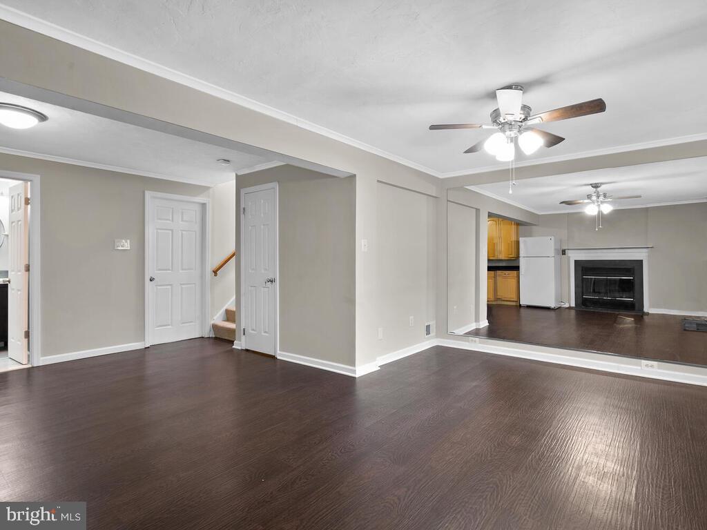 GUNNERS LAKE VILLAGE - Residential