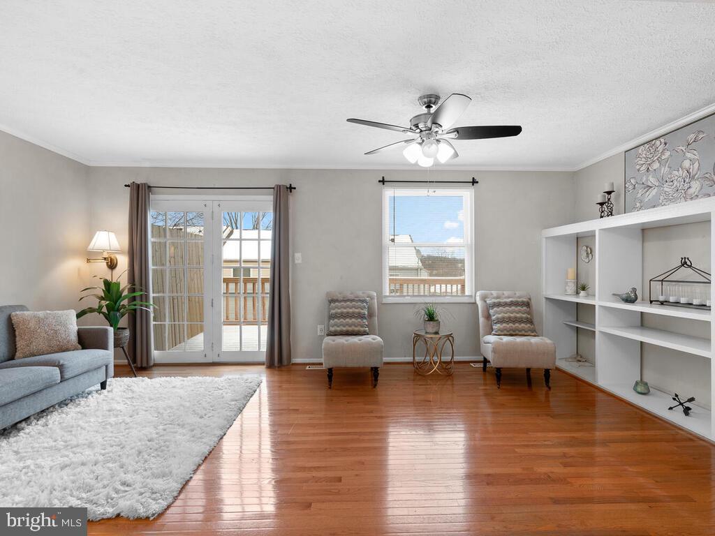 GUNNERS LAKE VILLAGE - Residential