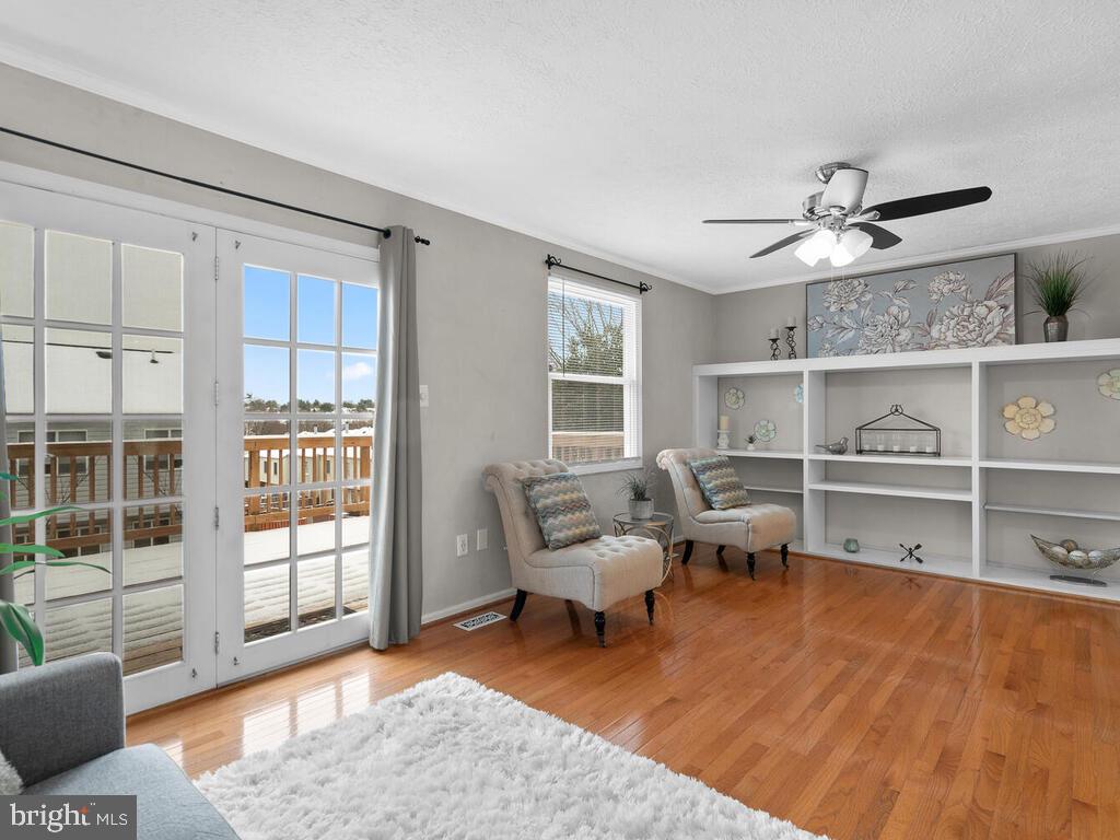 GUNNERS LAKE VILLAGE - Residential