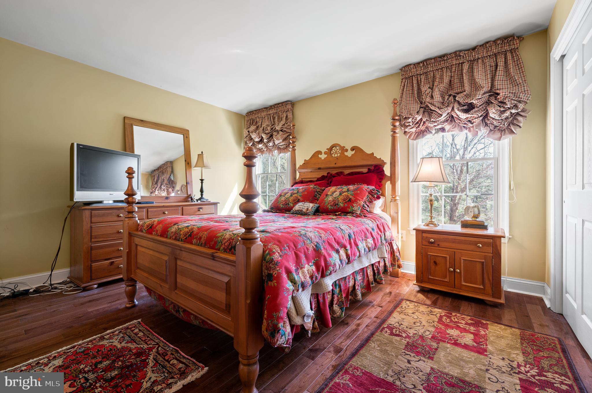 COUNTRYVIEW - Residential