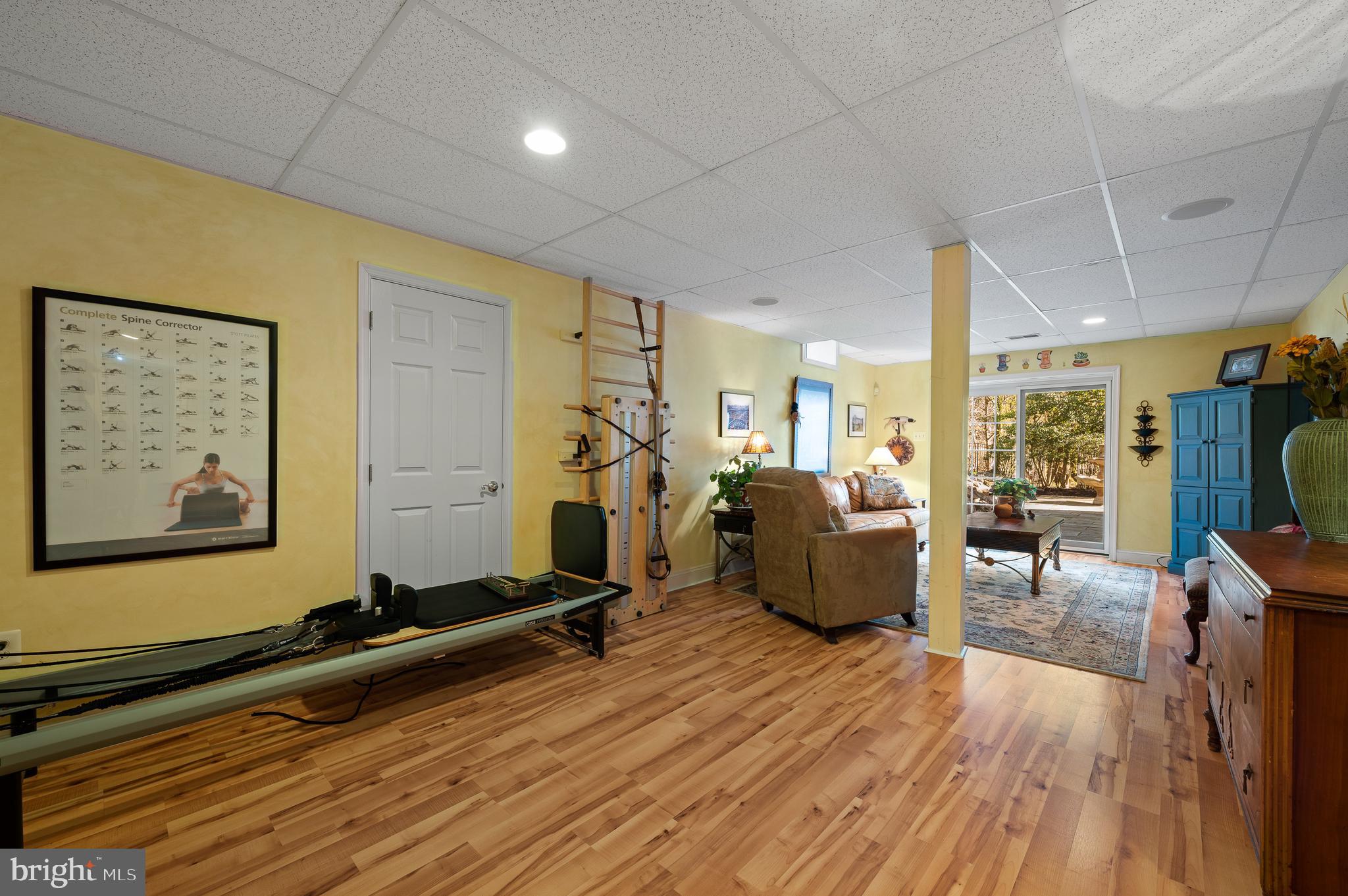 COUNTRYVIEW - Residential