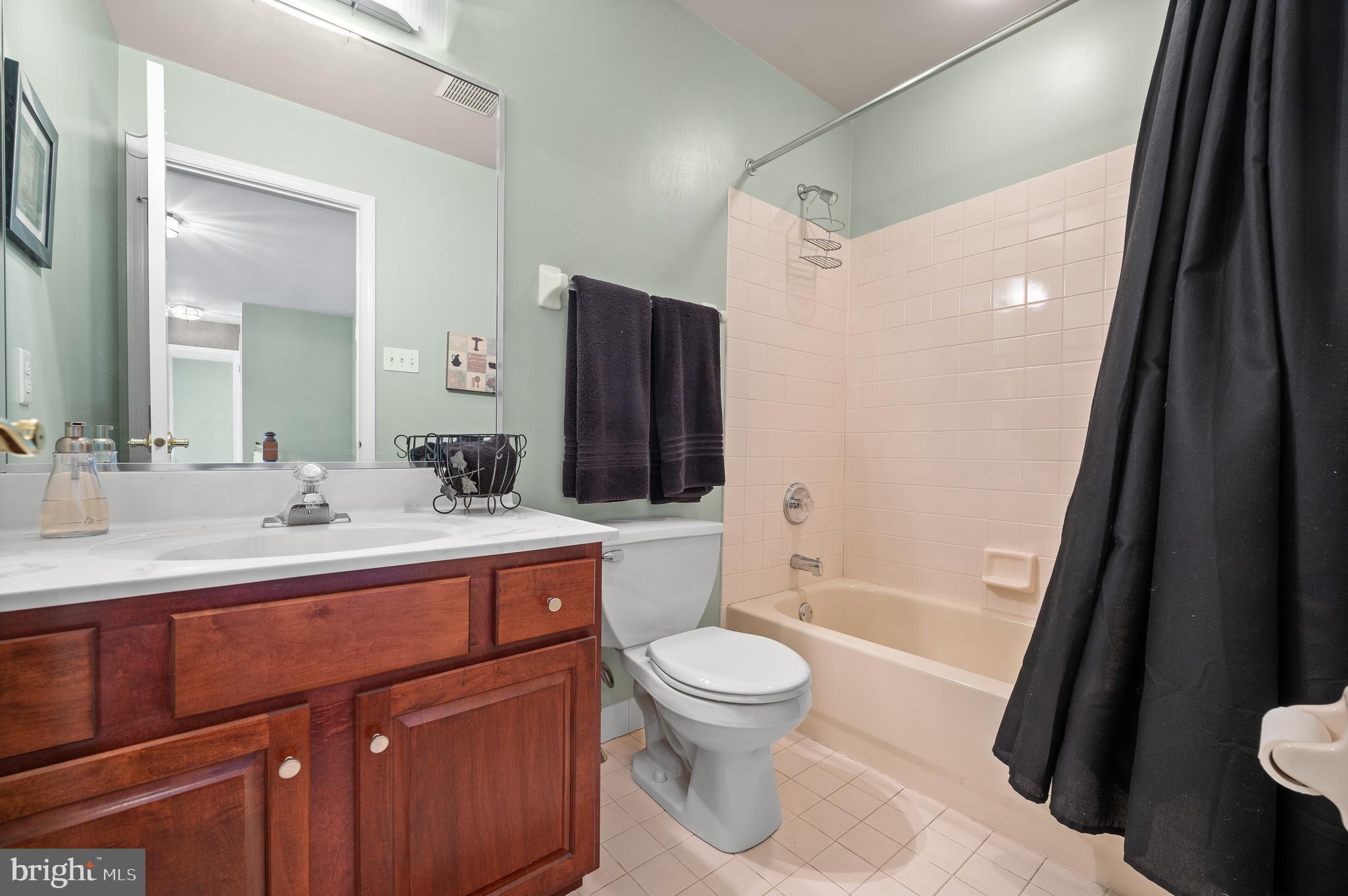 COUNTRYVIEW - Residential