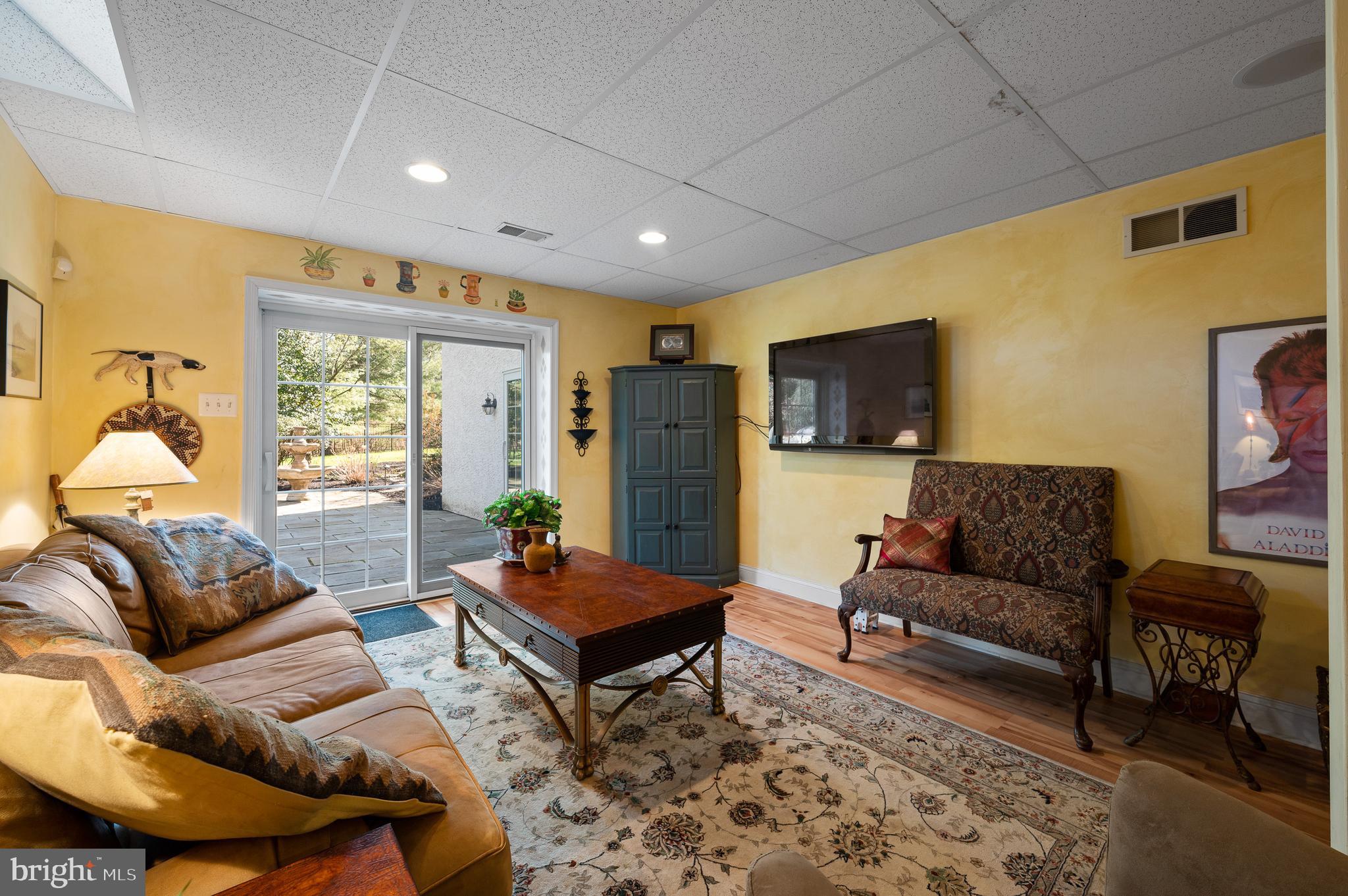 COUNTRYVIEW - Residential