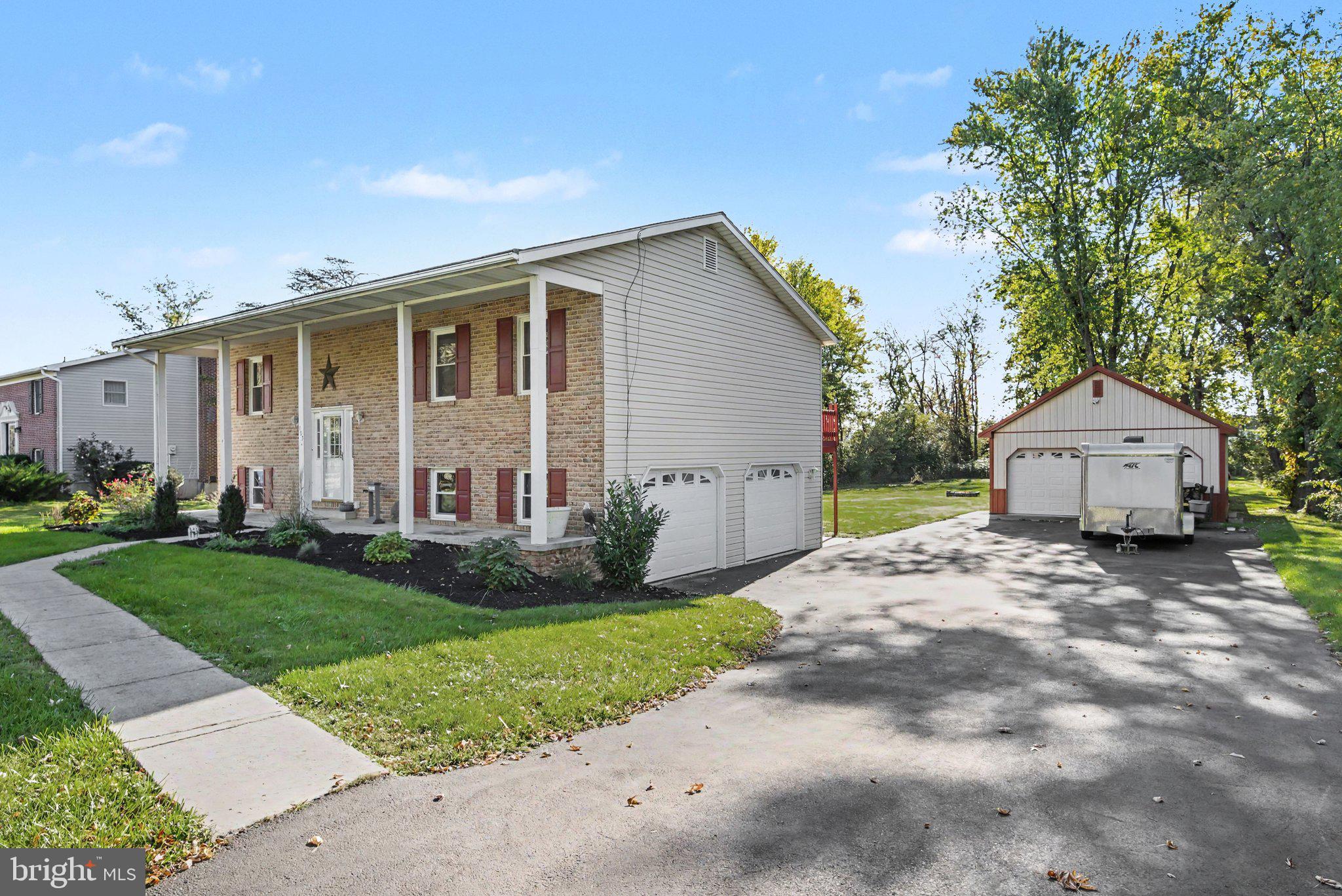 103 COUNTRY CLUB ROAD