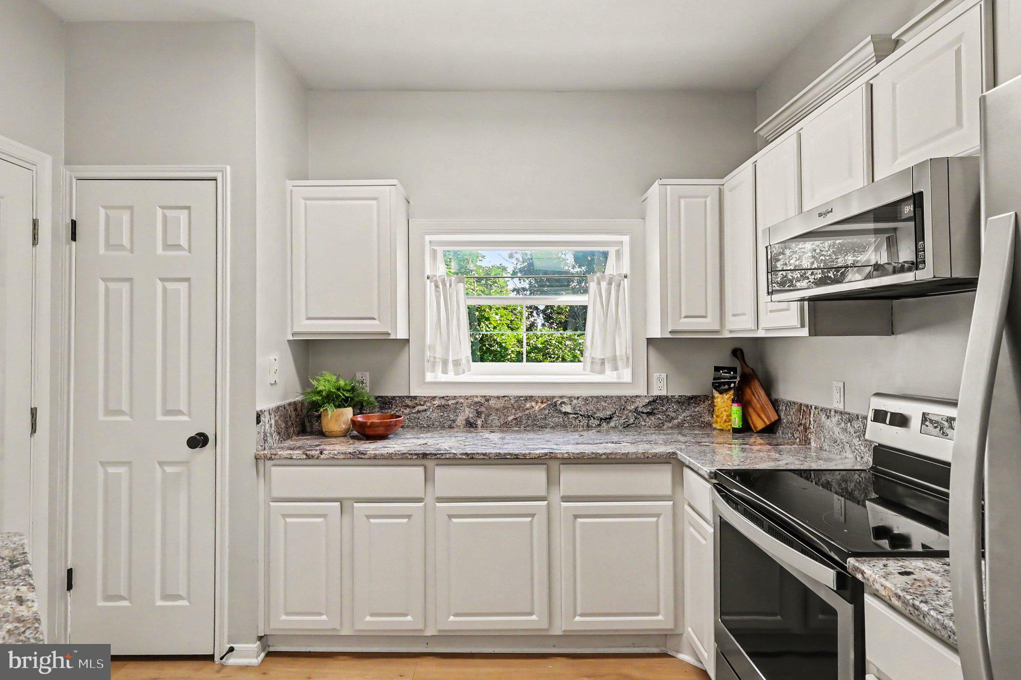 676 GATEWAY DRIVE SE 812