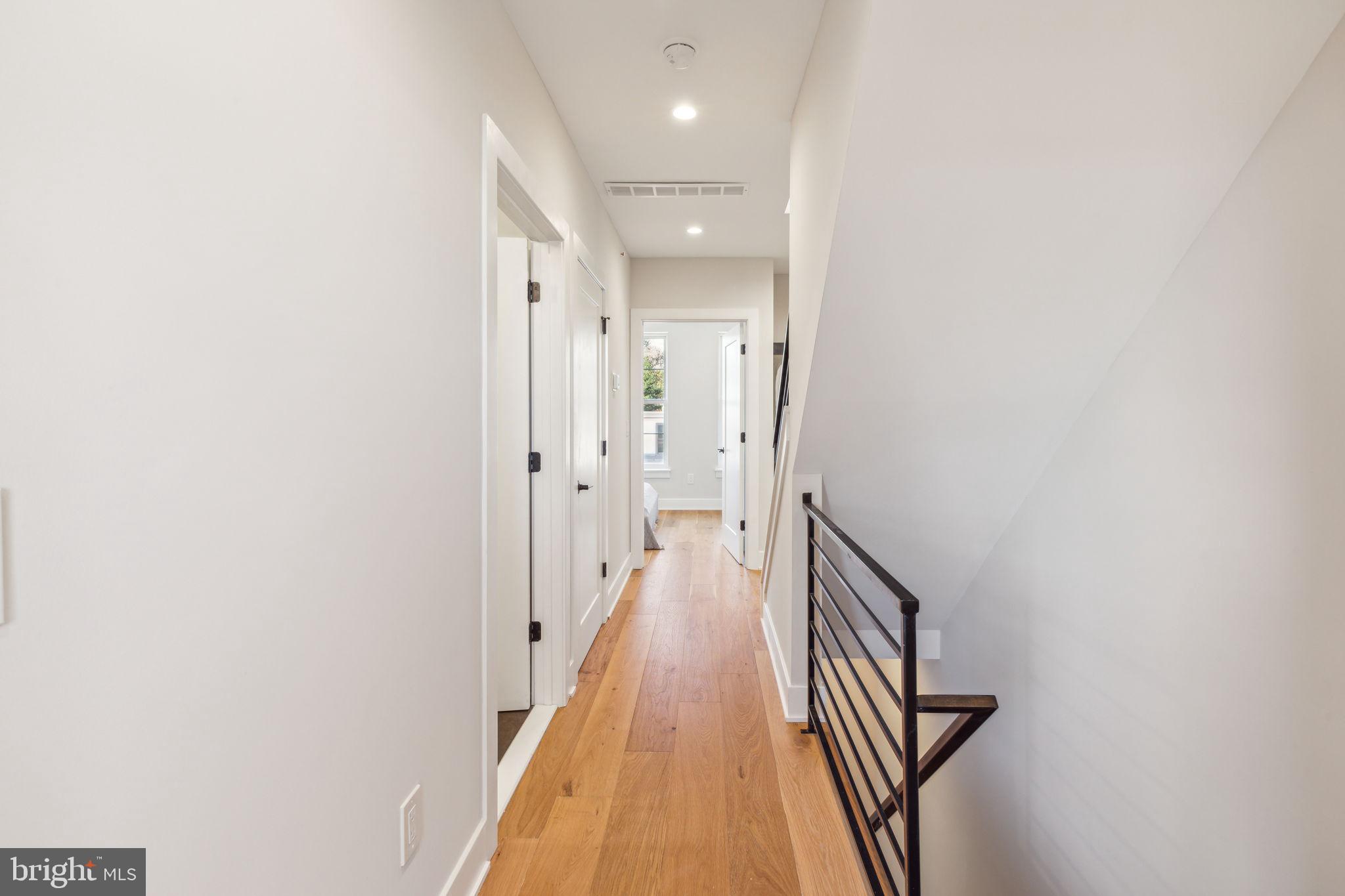 EAST FALLS - Residential
