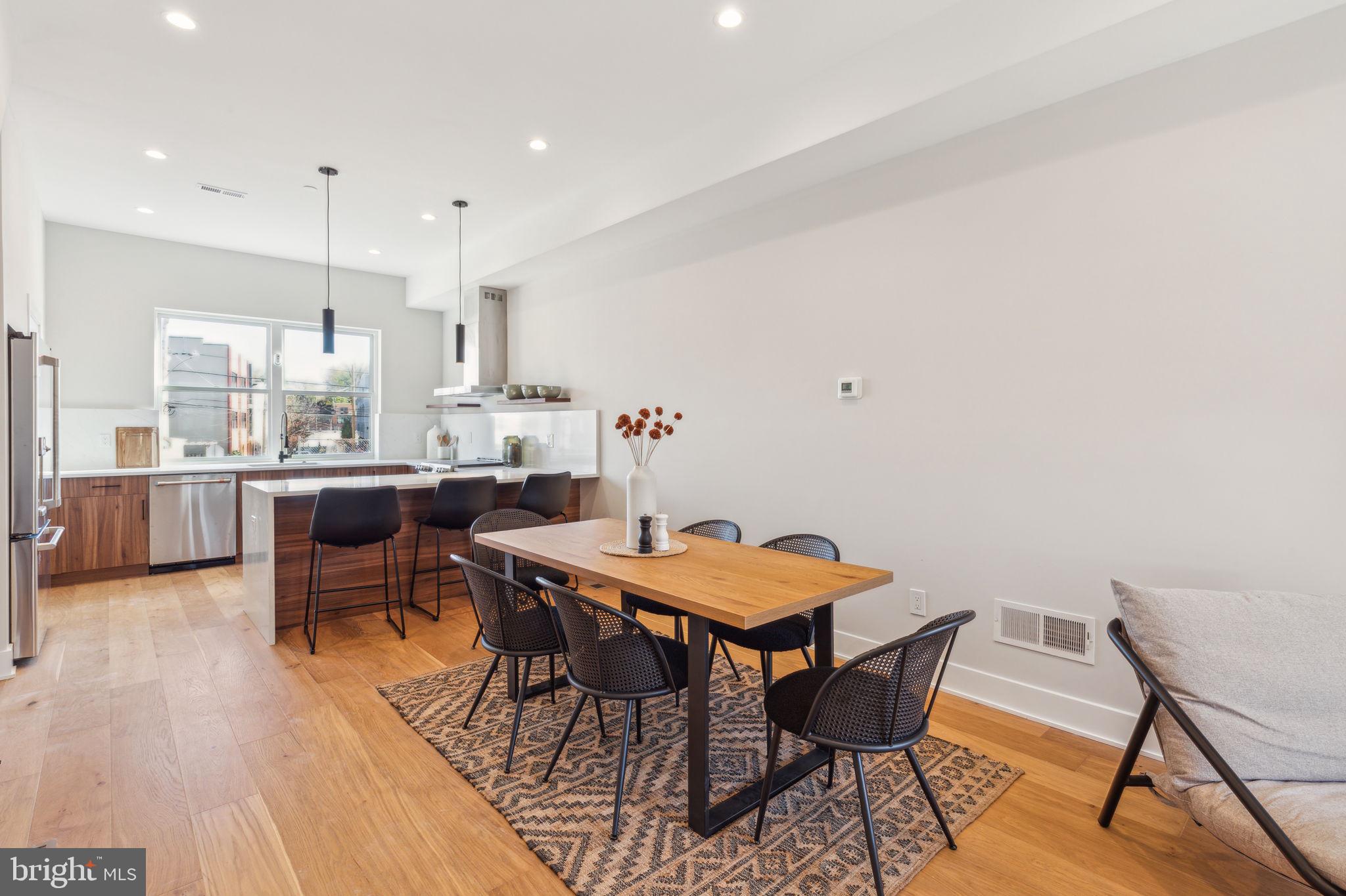 EAST FALLS - Residential