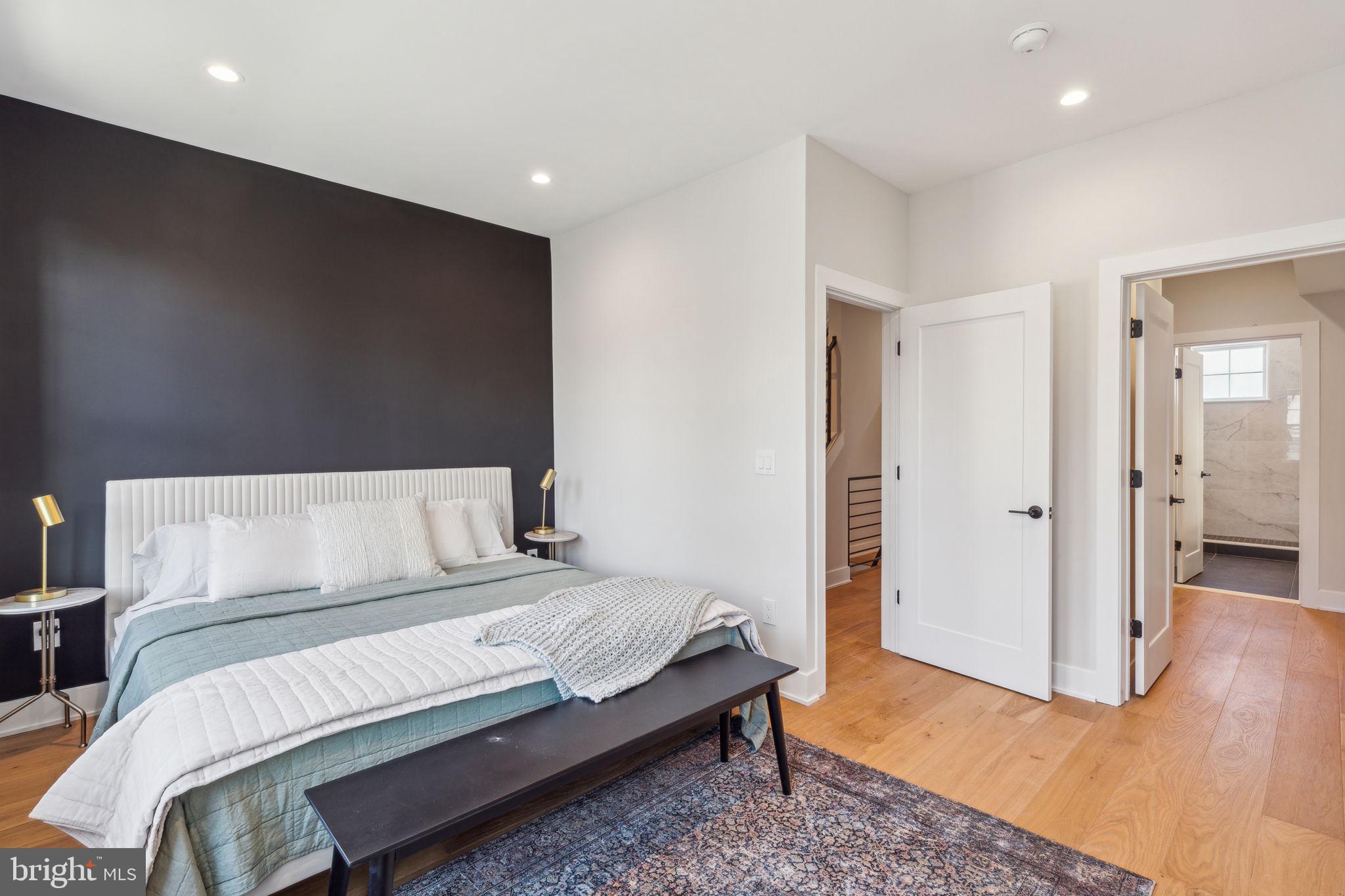 EAST FALLS - Residential