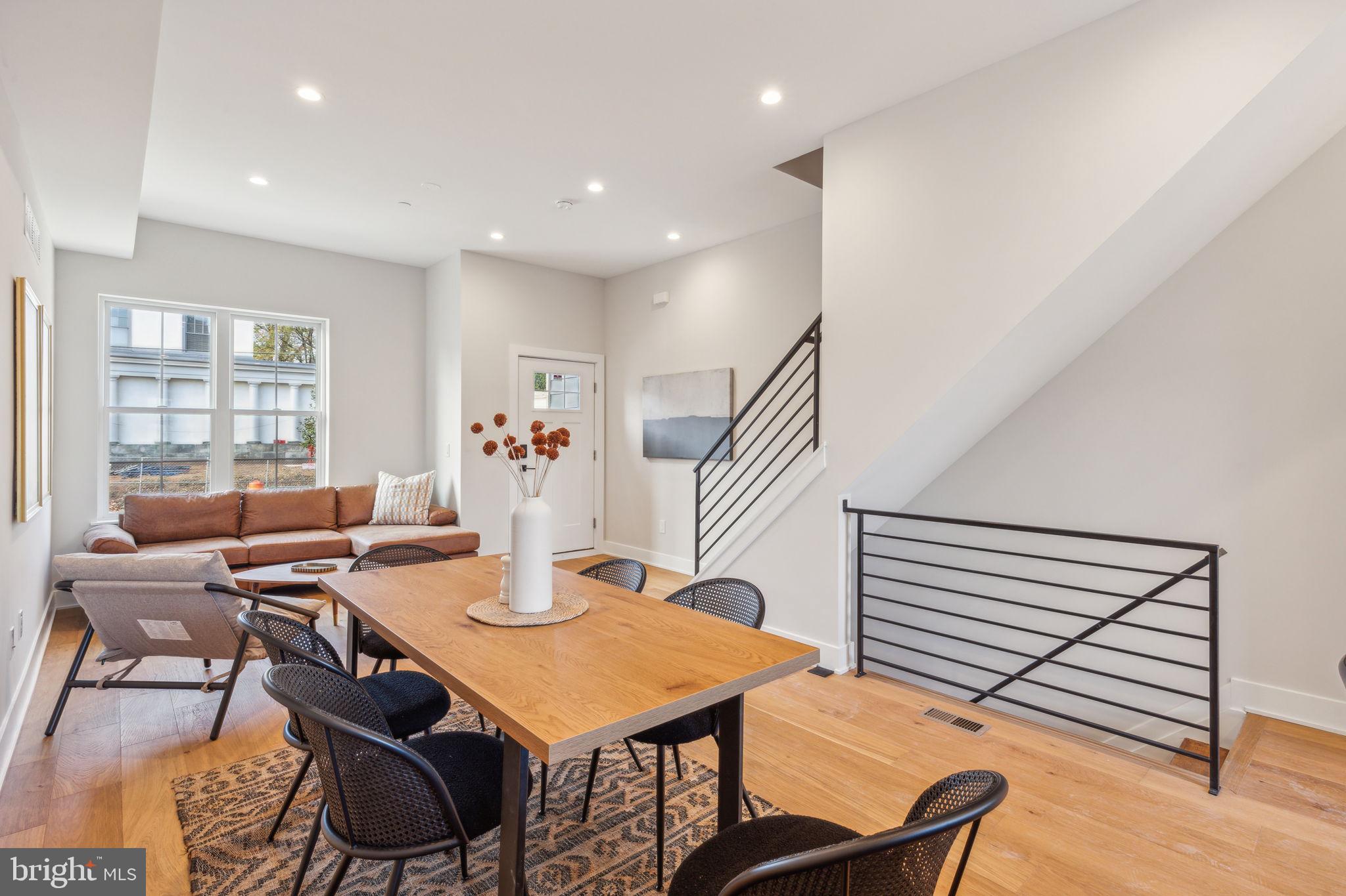 EAST FALLS - Residential