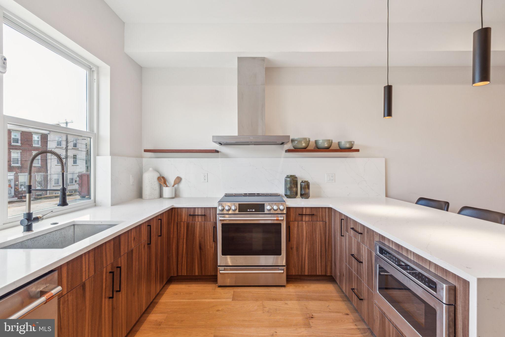 EAST FALLS - Residential