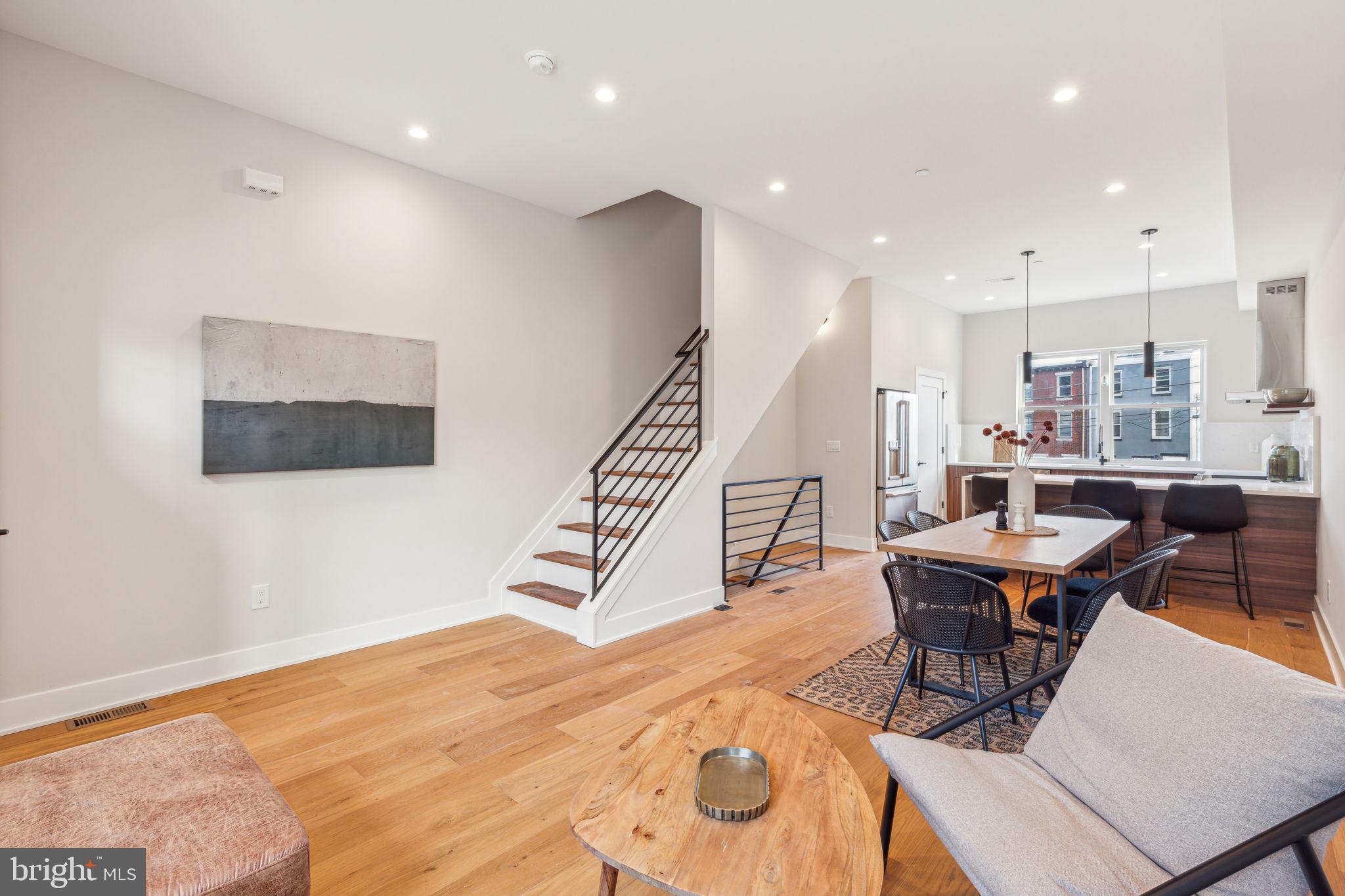 EAST FALLS - Residential