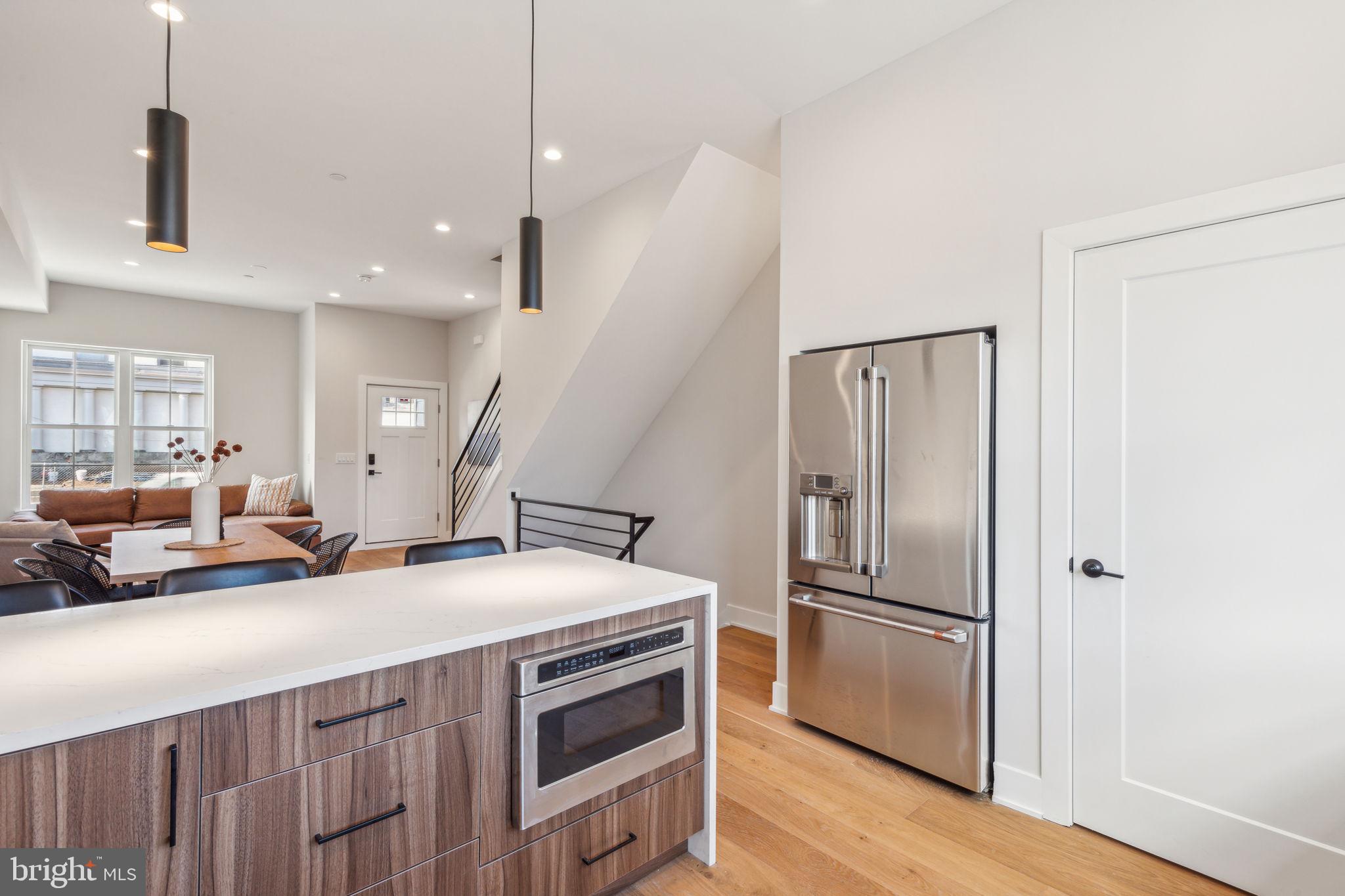 EAST FALLS - Residential