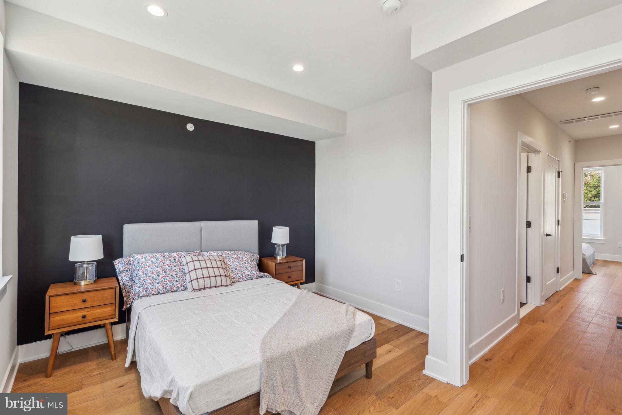 EAST FALLS - Residential