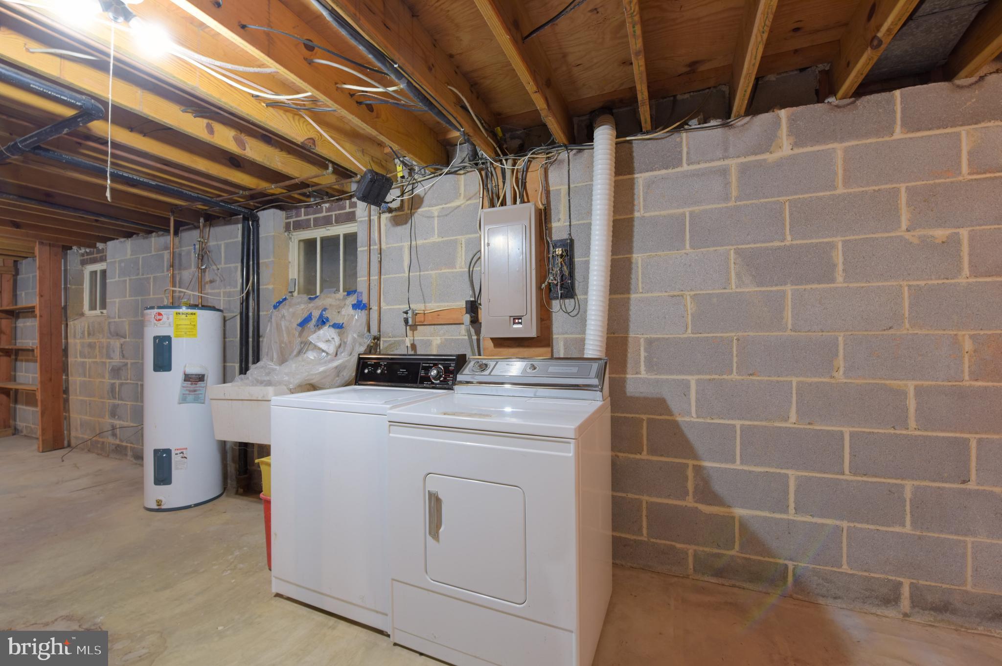 ORANGE HUNT ESTATES - Residential