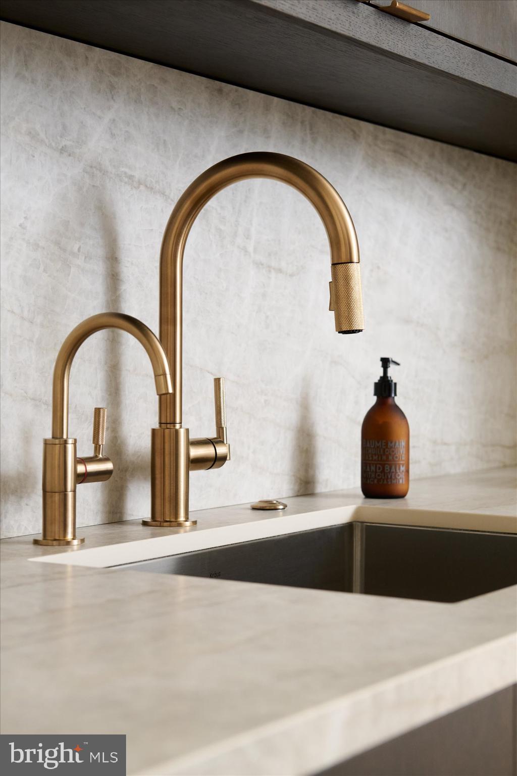 LOGAN CIRCLE - Residential