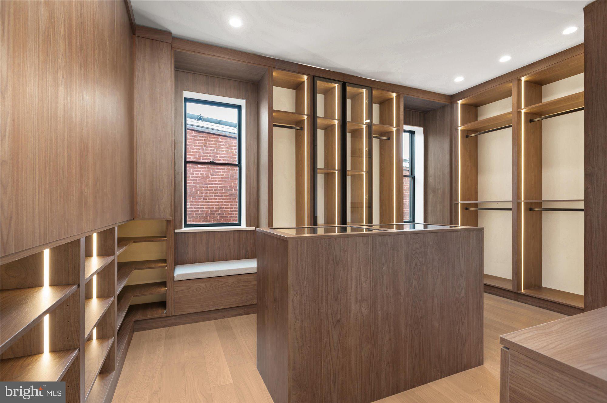 LOGAN CIRCLE - Residential