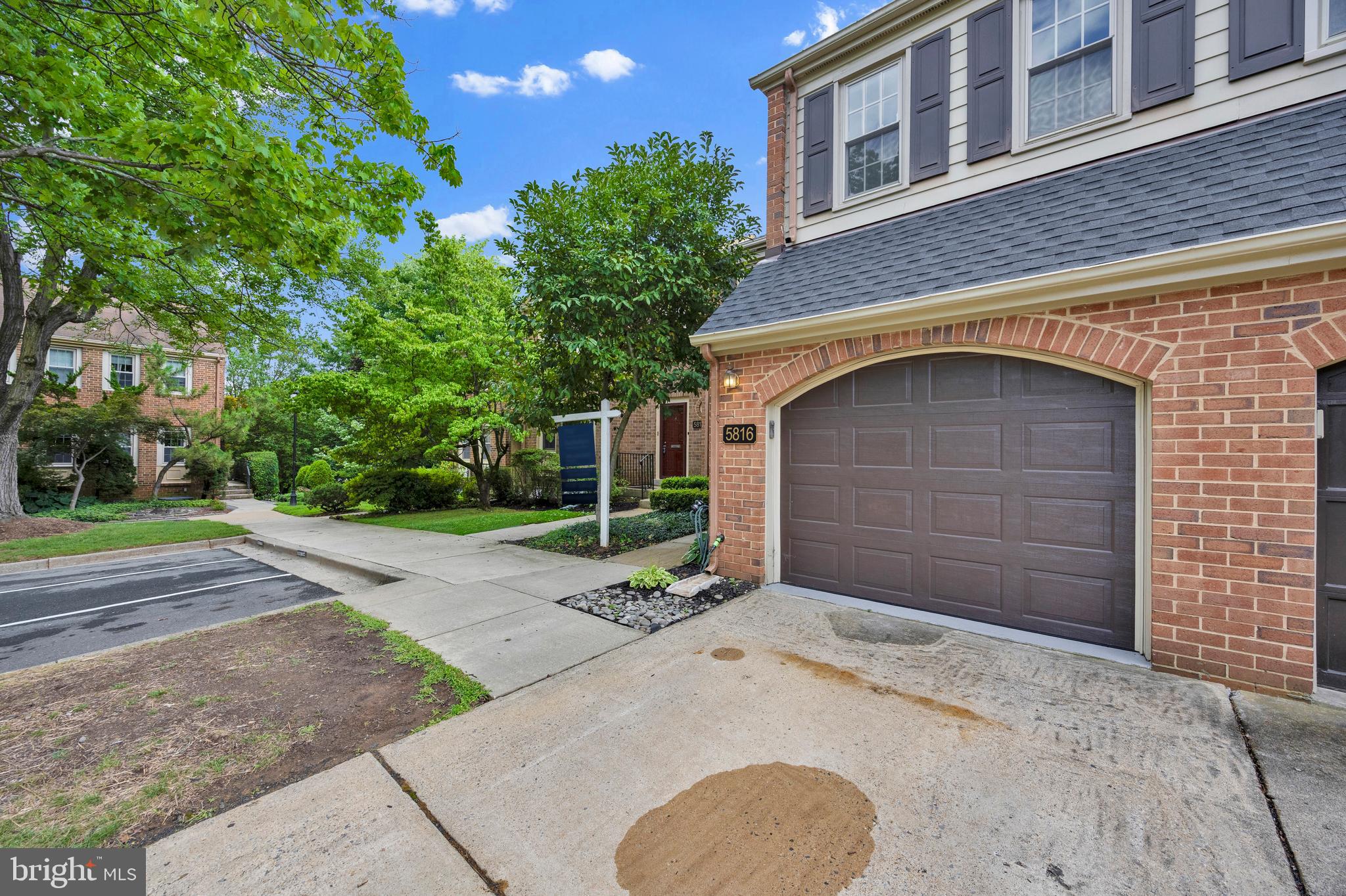 5816 TUDOR LANE