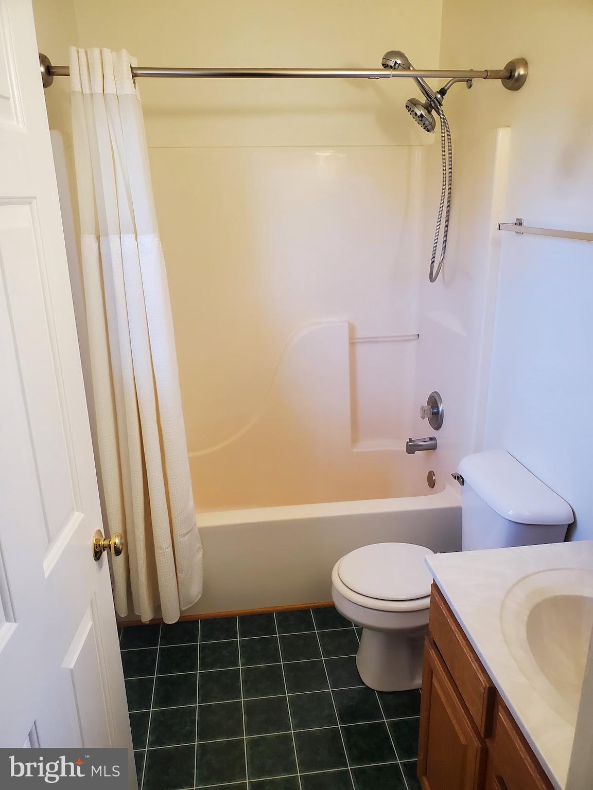 LEES GLEN - Residential Lease