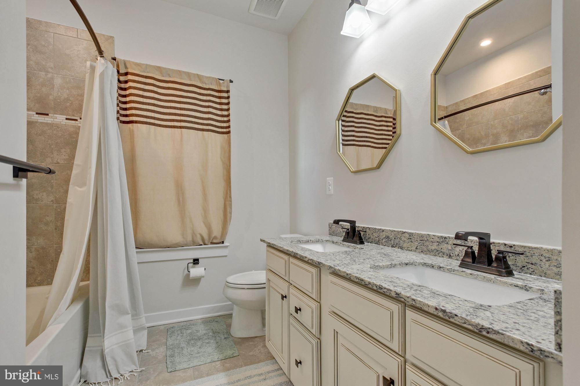 OAKDALE VILLAGE - Residential