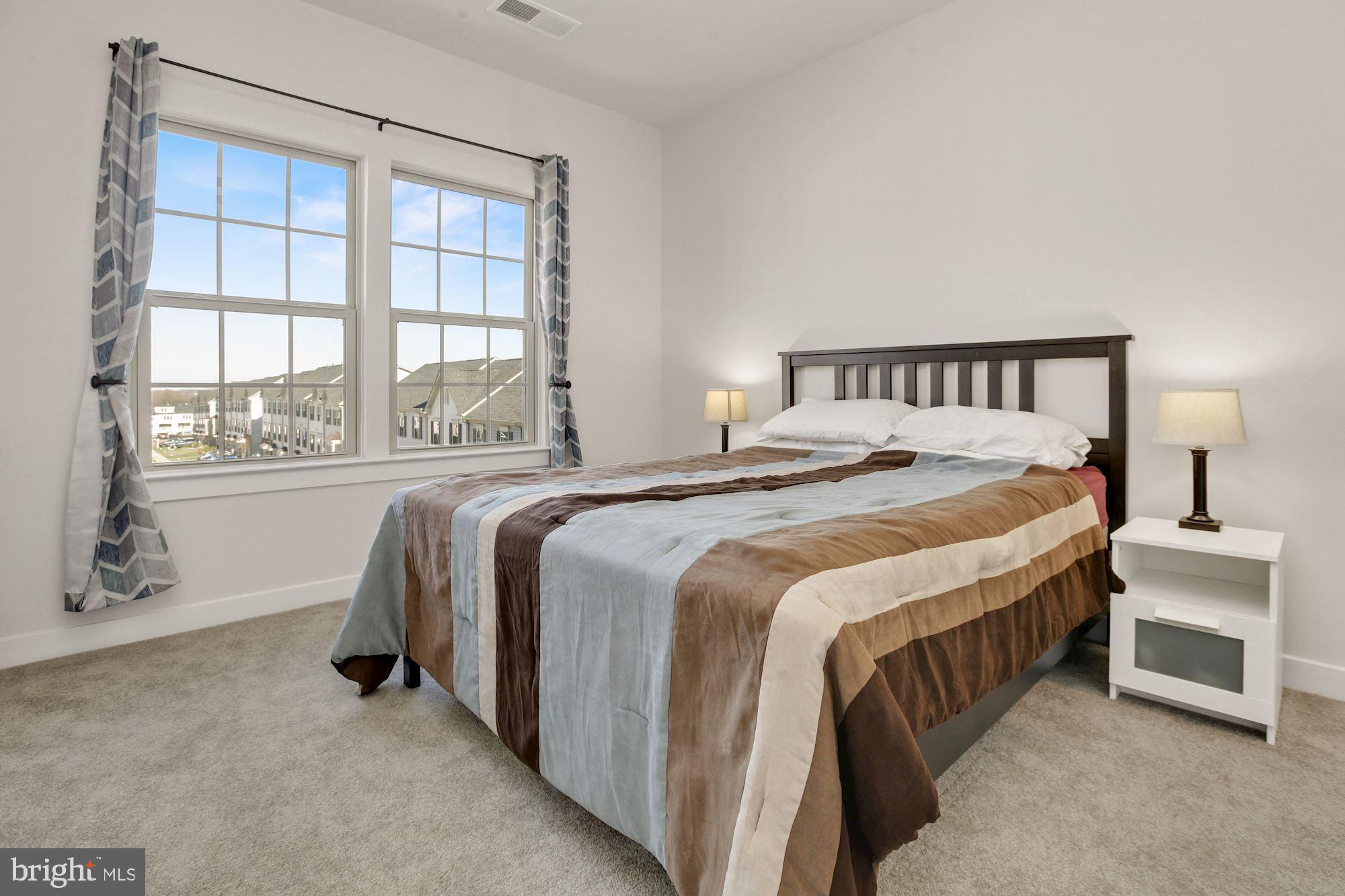 OAKDALE VILLAGE - Residential