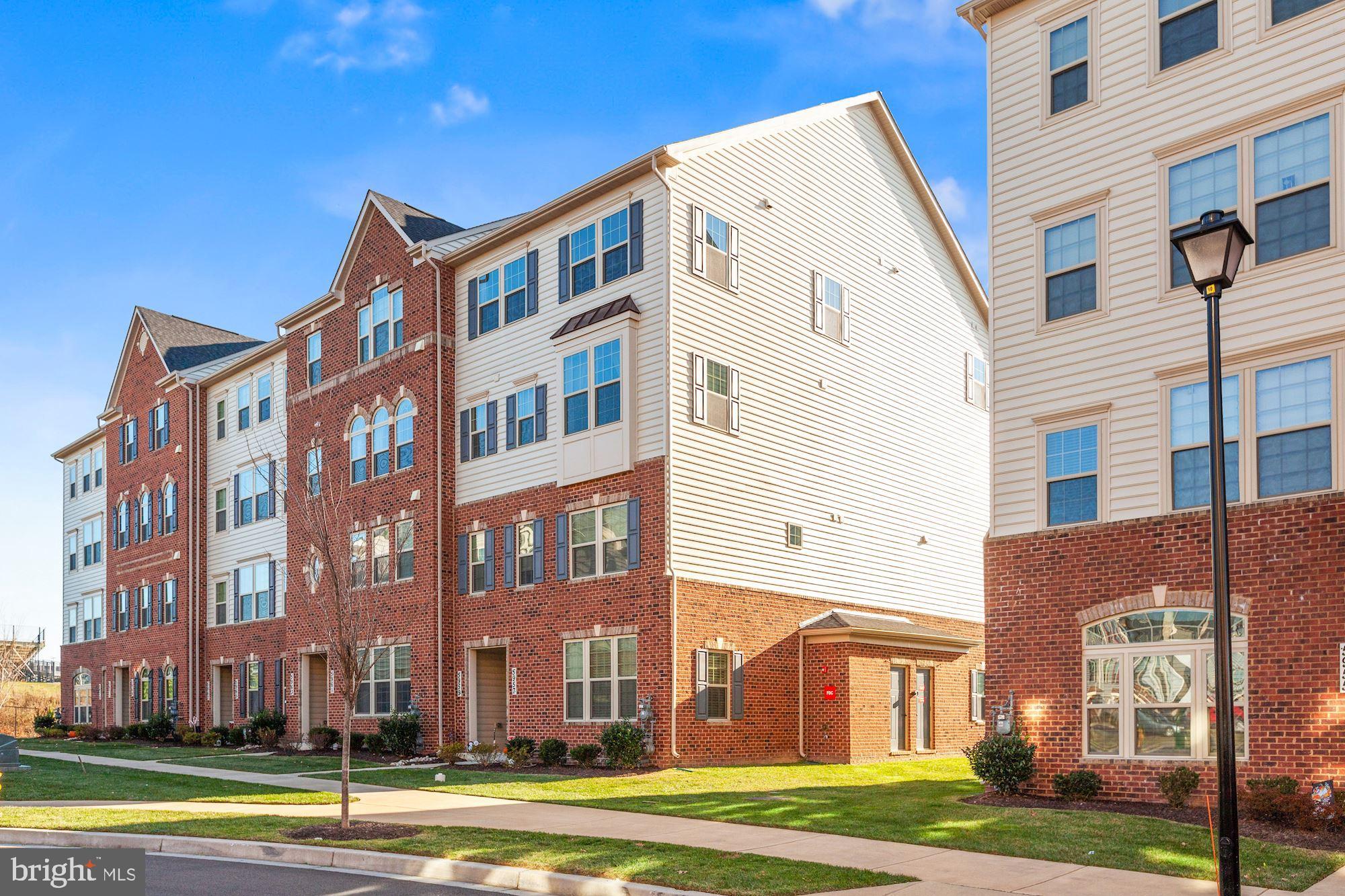 OAKDALE VILLAGE - Residential