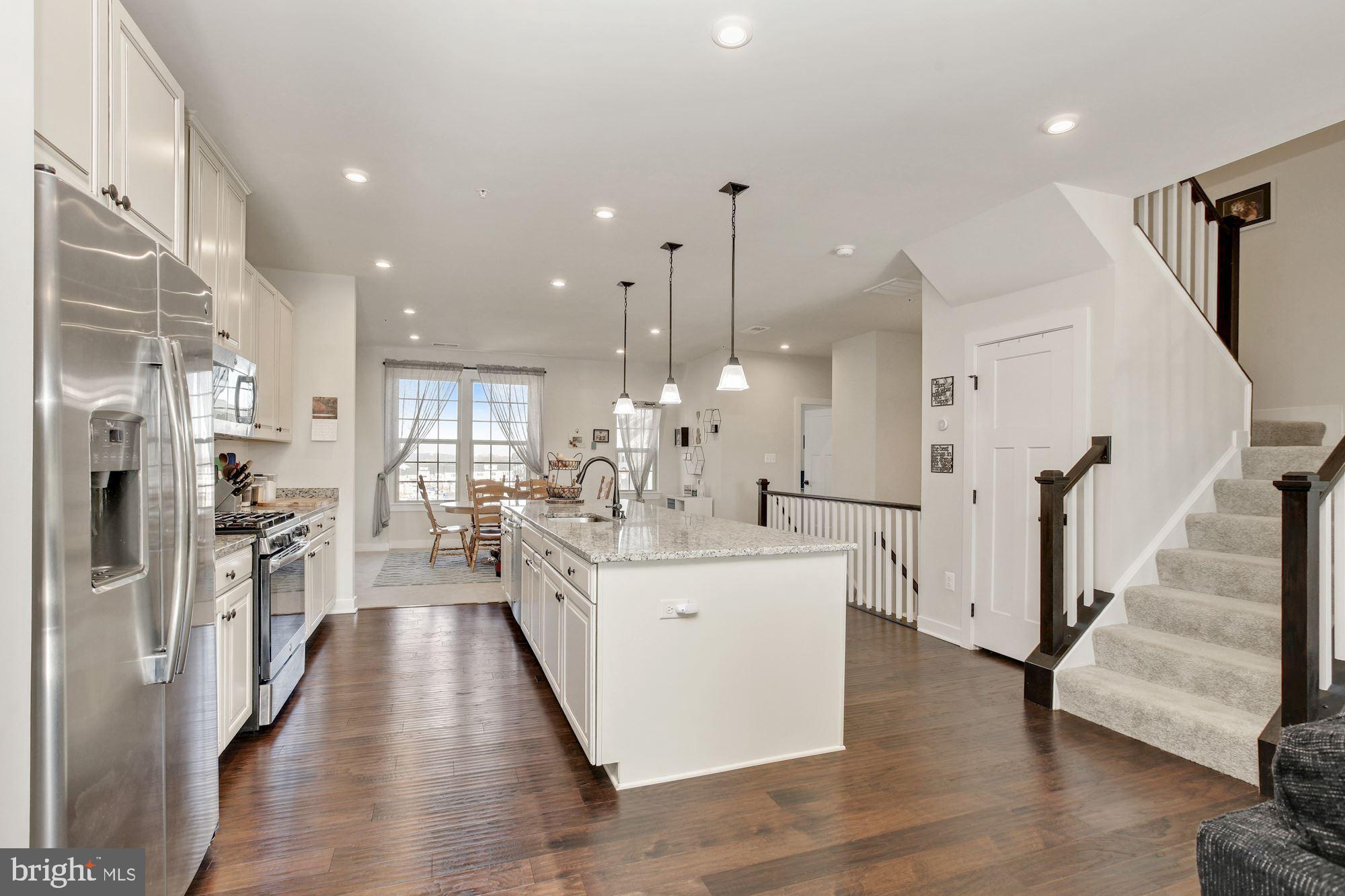 OAKDALE VILLAGE - Residential