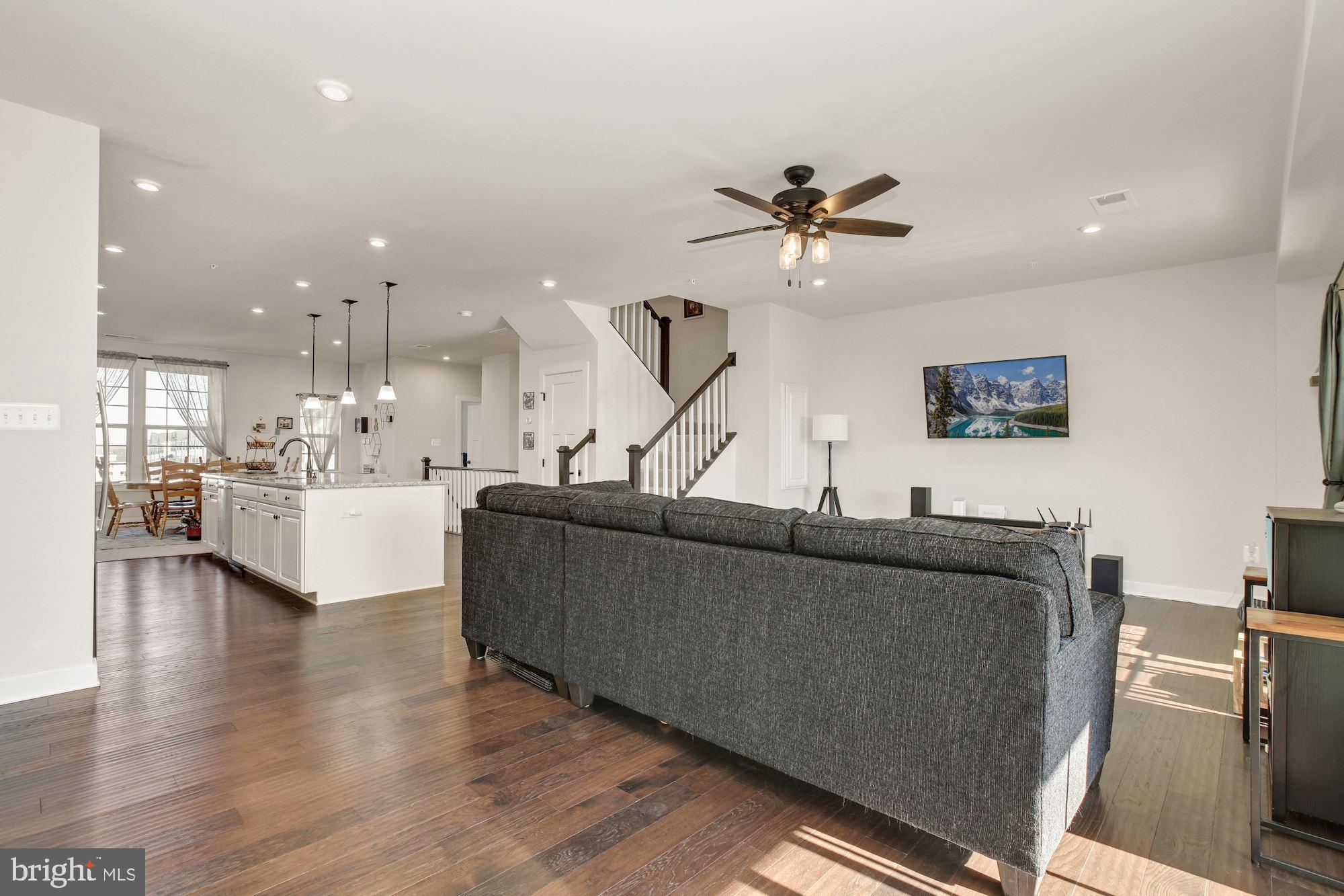 OAKDALE VILLAGE - Residential