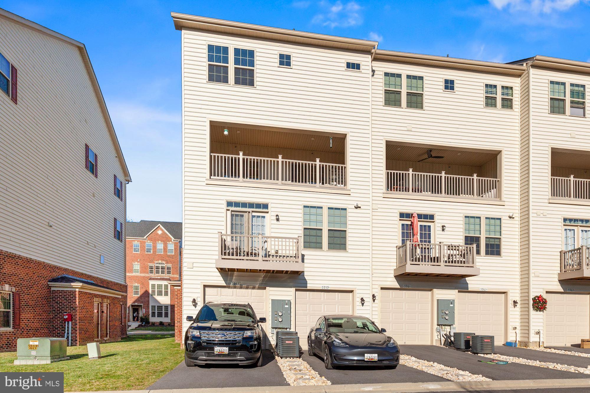 OAKDALE VILLAGE - Residential