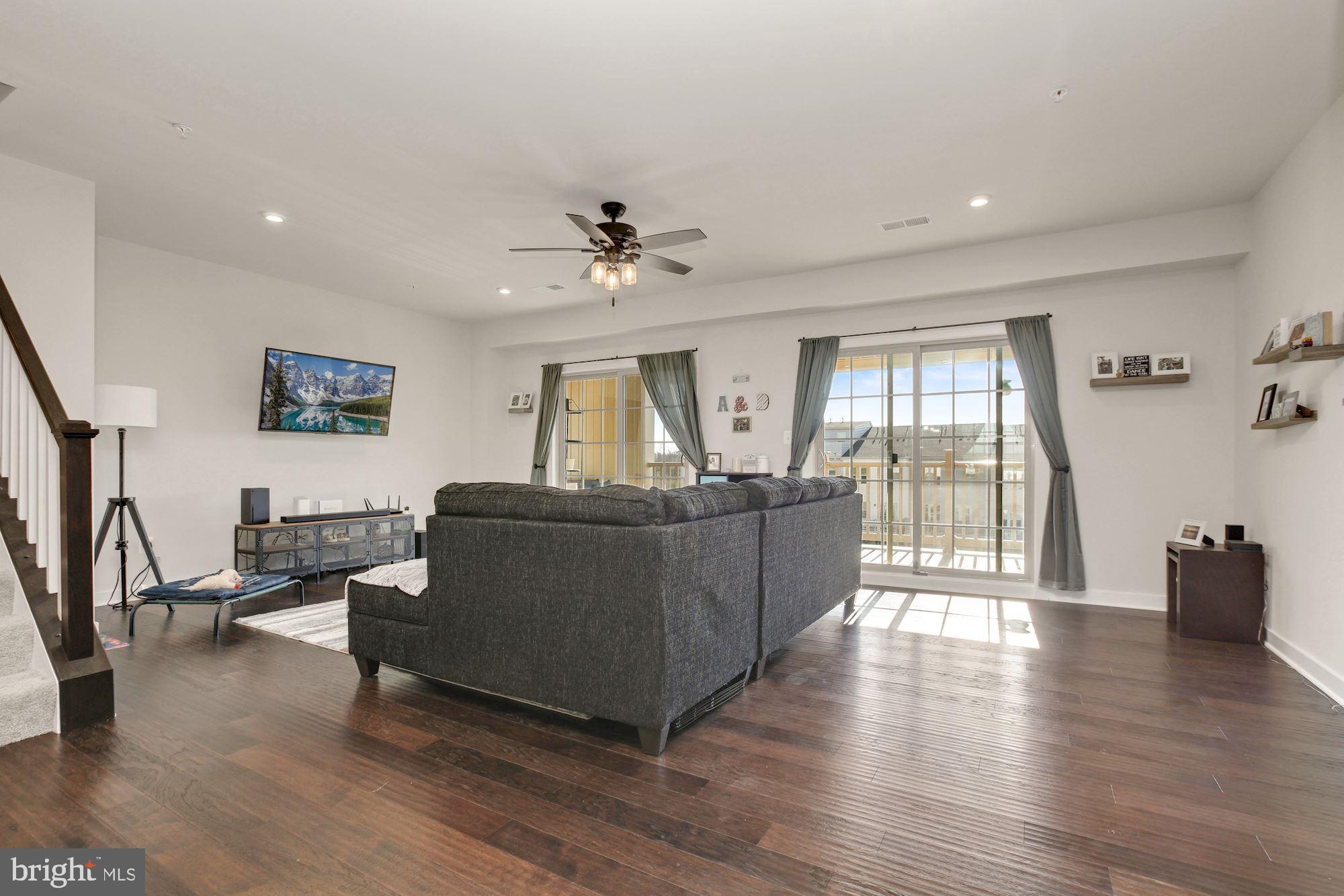 OAKDALE VILLAGE - Residential