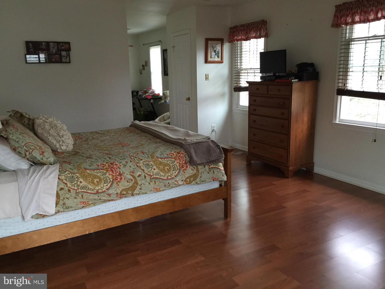 TOWLSTON MEADOWS - Residential Lease