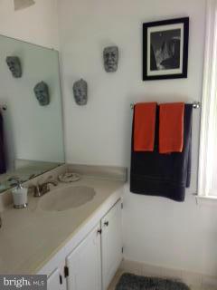 TOWLSTON MEADOWS - Residential Lease