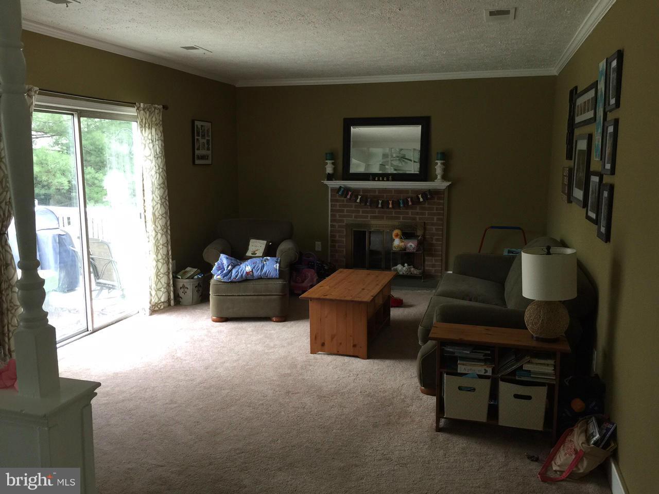 TOWLSTON MEADOWS - Residential Lease