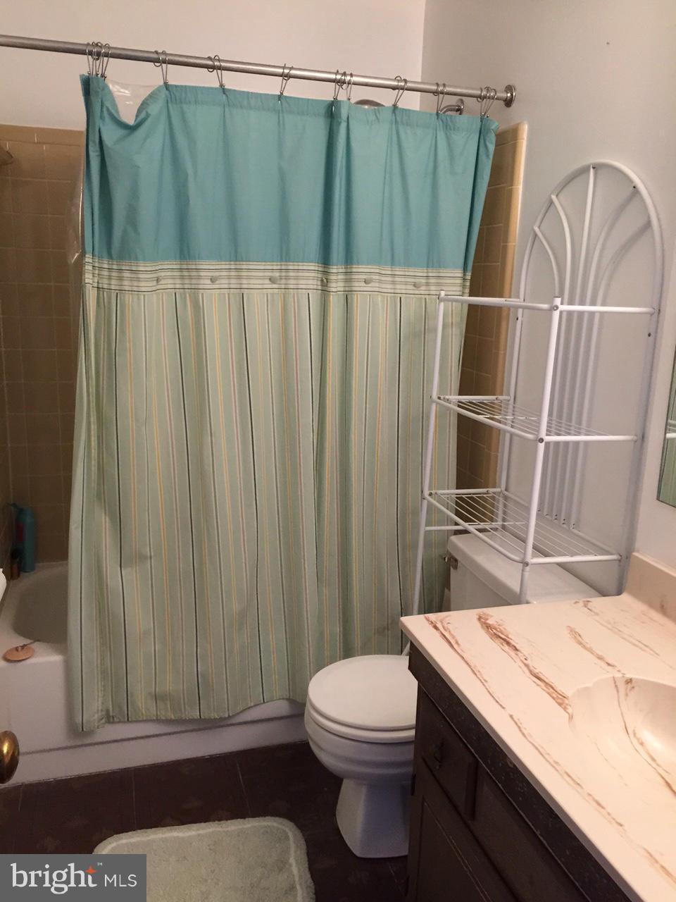 TOWLSTON MEADOWS - Residential Lease