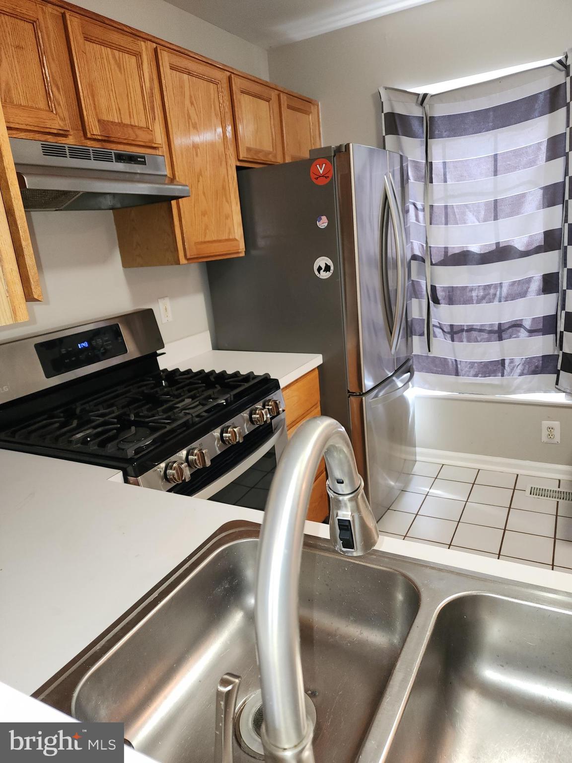 CENTRE RIDGE - Residential Lease