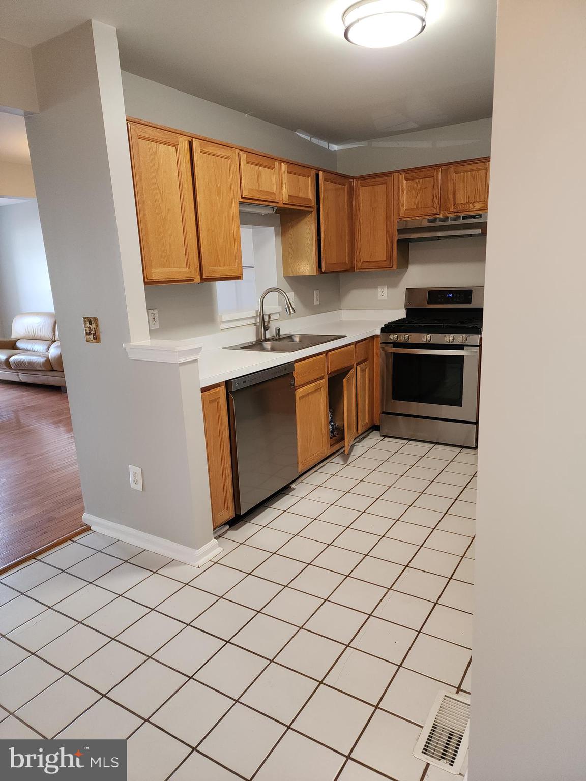 CENTRE RIDGE - Residential Lease