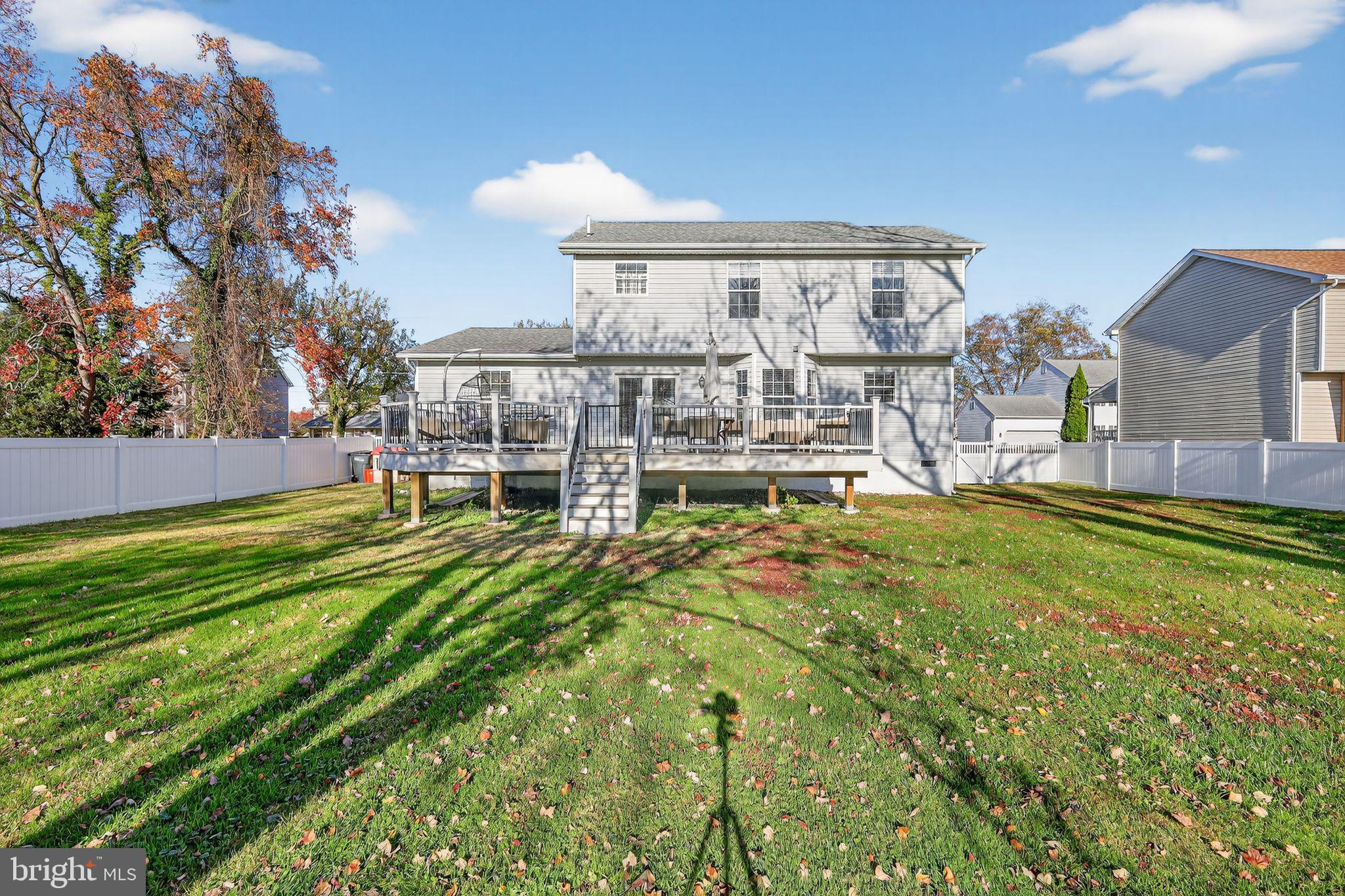 SAUNDERS POINT - Residential