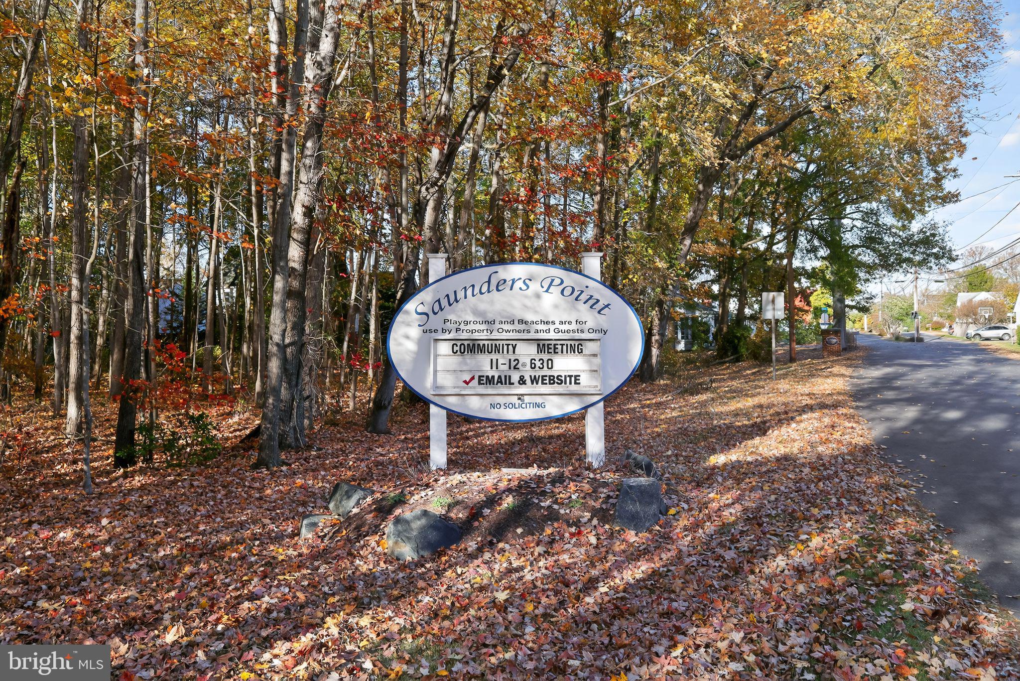 SAUNDERS POINT - Residential