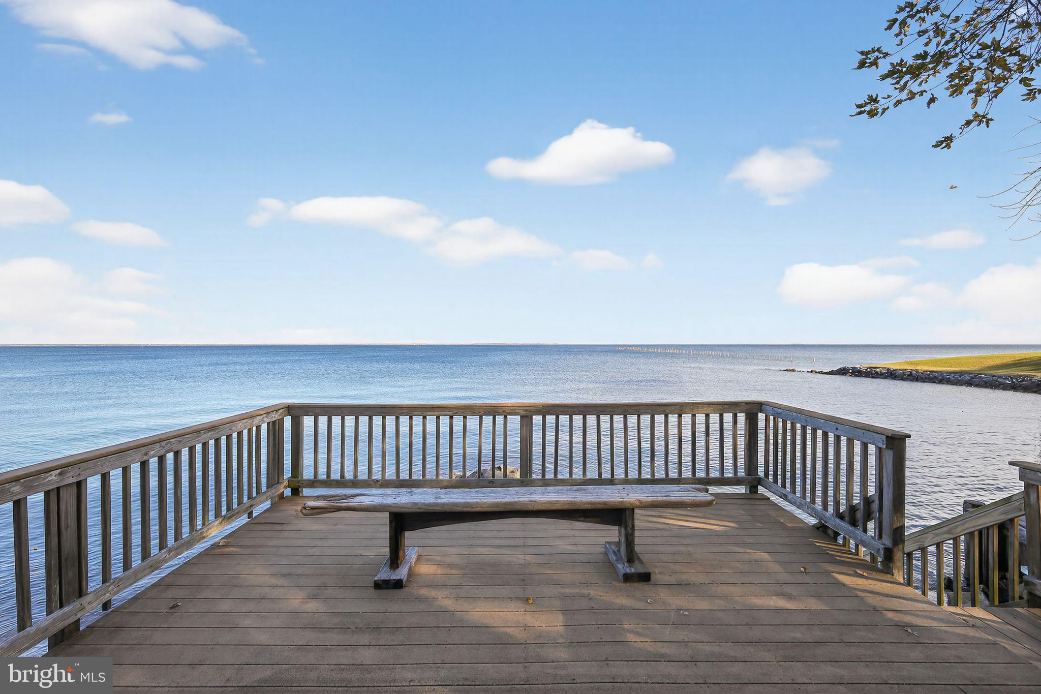 SAUNDERS POINT - Residential