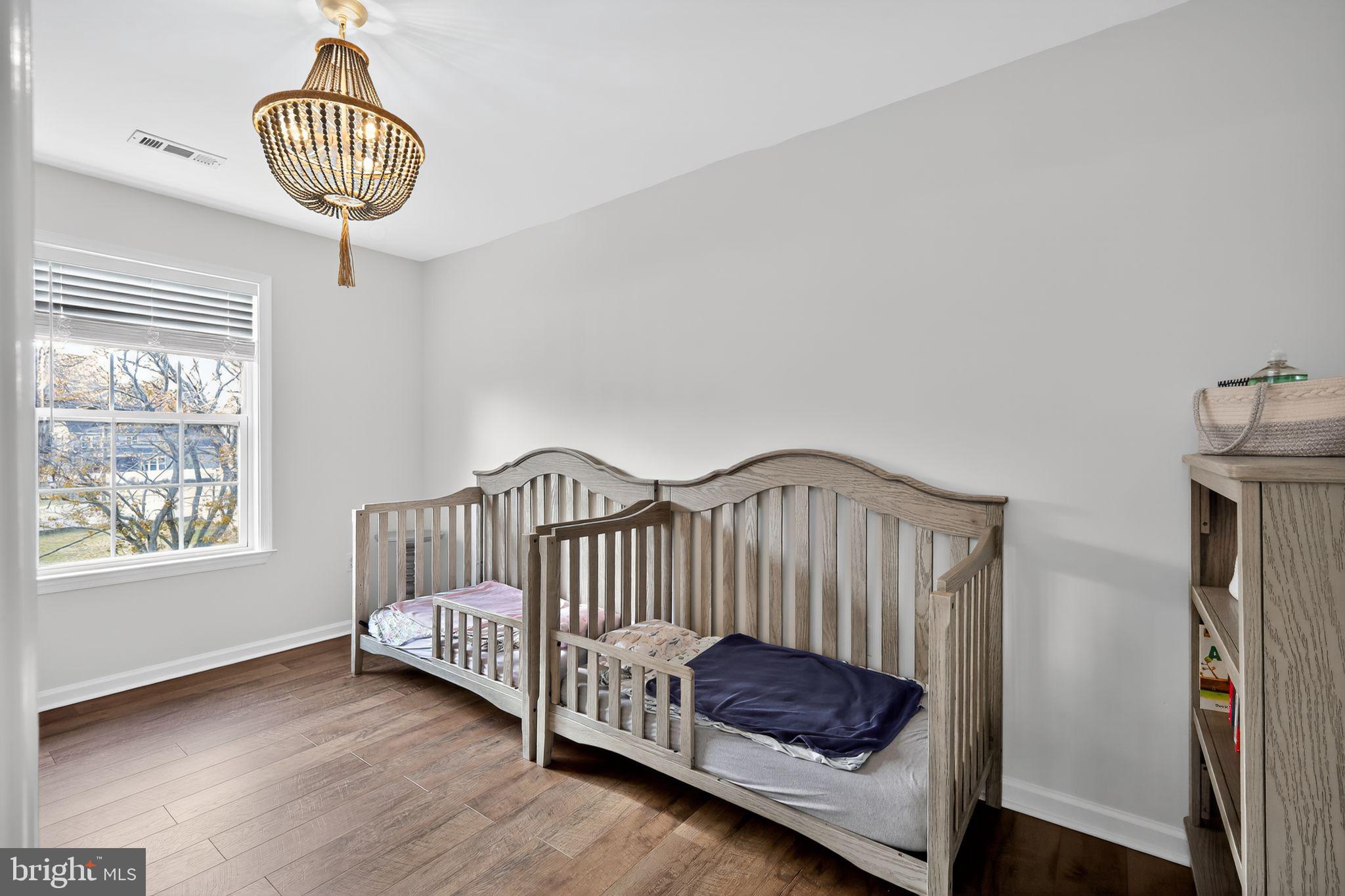 SAUNDERS POINT - Residential